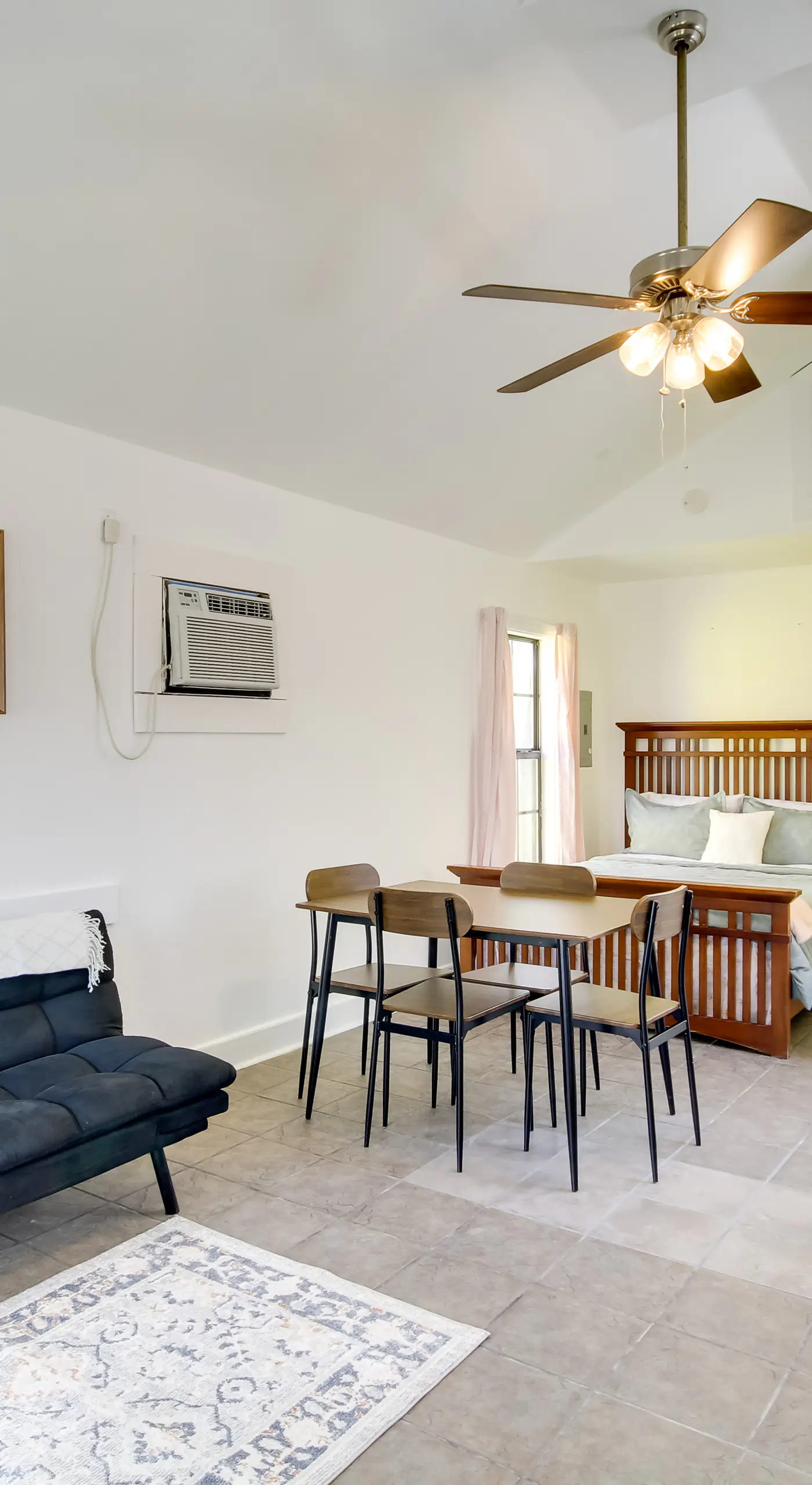 Charming Biloxi Studio w/ Community Pool & Lake!