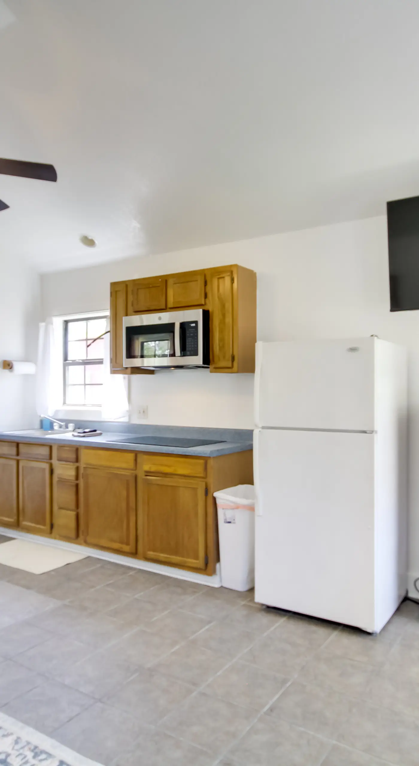 Charming Biloxi Studio w/ Community Pool & Lake!