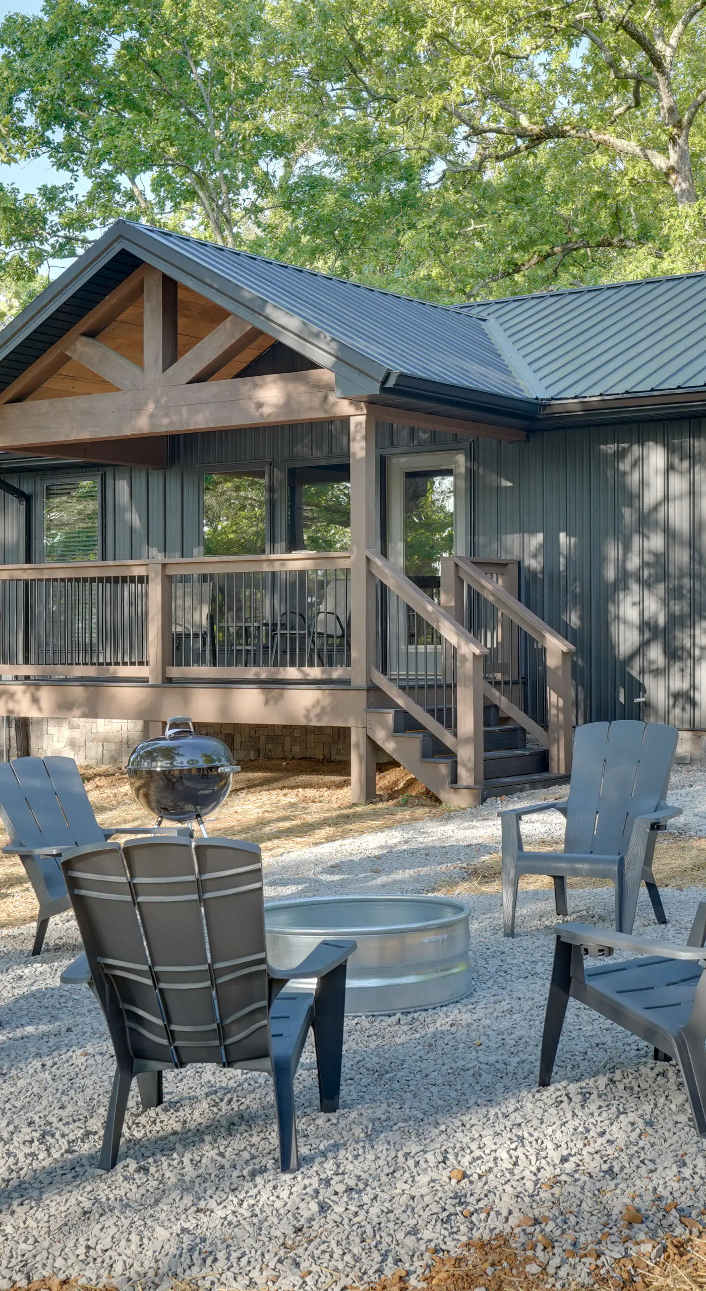 Walk to Kentucky Lake! Pet-Friendly Murray Duplex