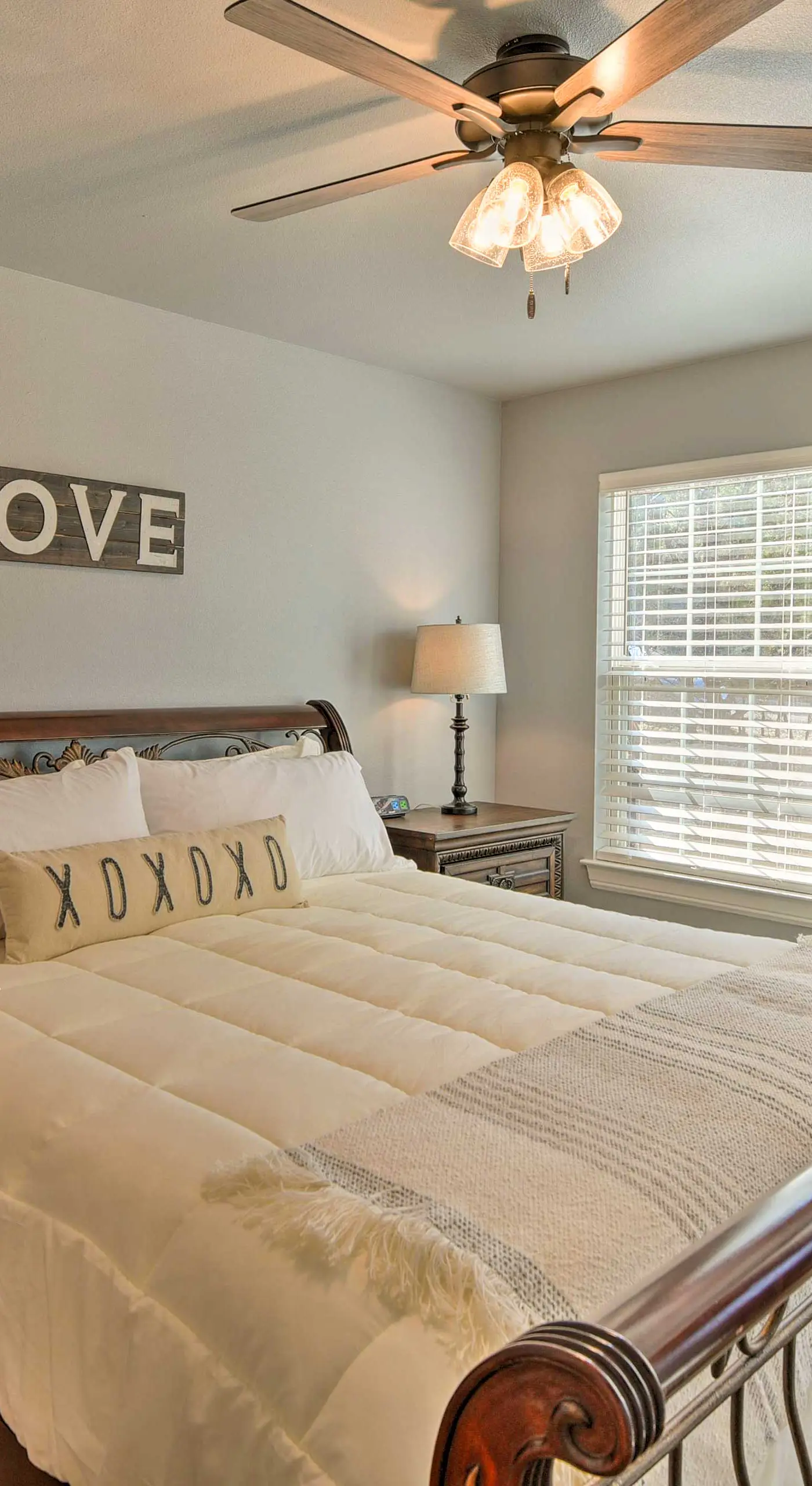 Hot Tub & Fire Pit! Cozy Granbury Escape Near Lake