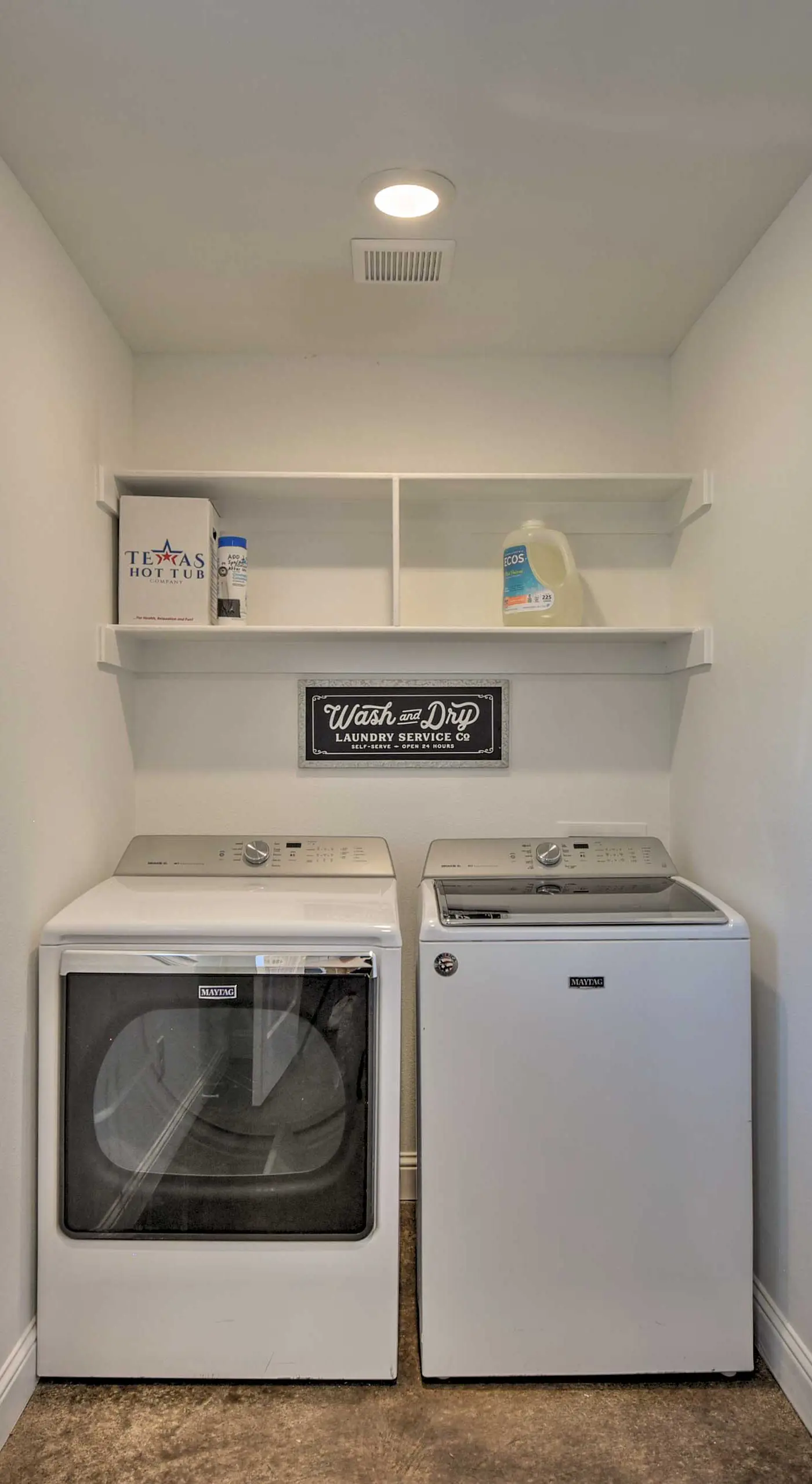 Hot Tub & Fire Pit! Cozy Granbury Escape Near Lake