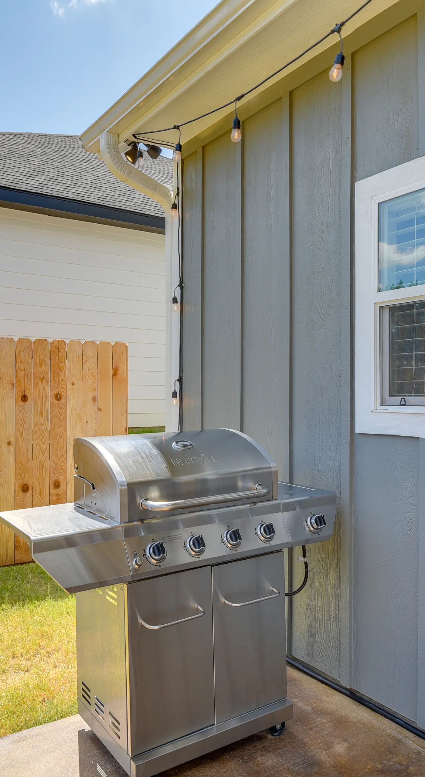 Hot Tub & Fire Pit! Cozy Granbury Escape Near Lake