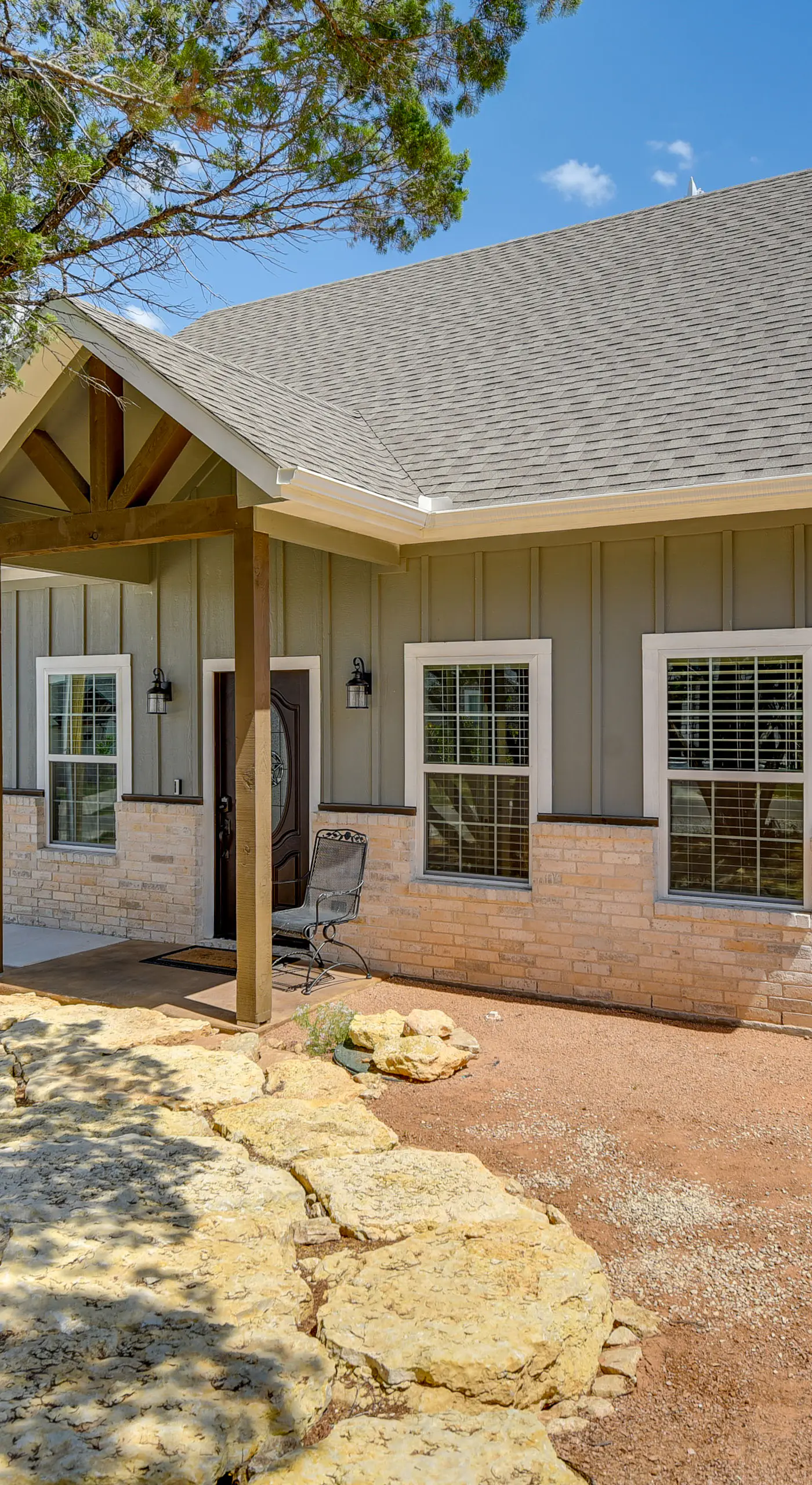 Hot Tub & Fire Pit! Cozy Granbury Escape Near Lake