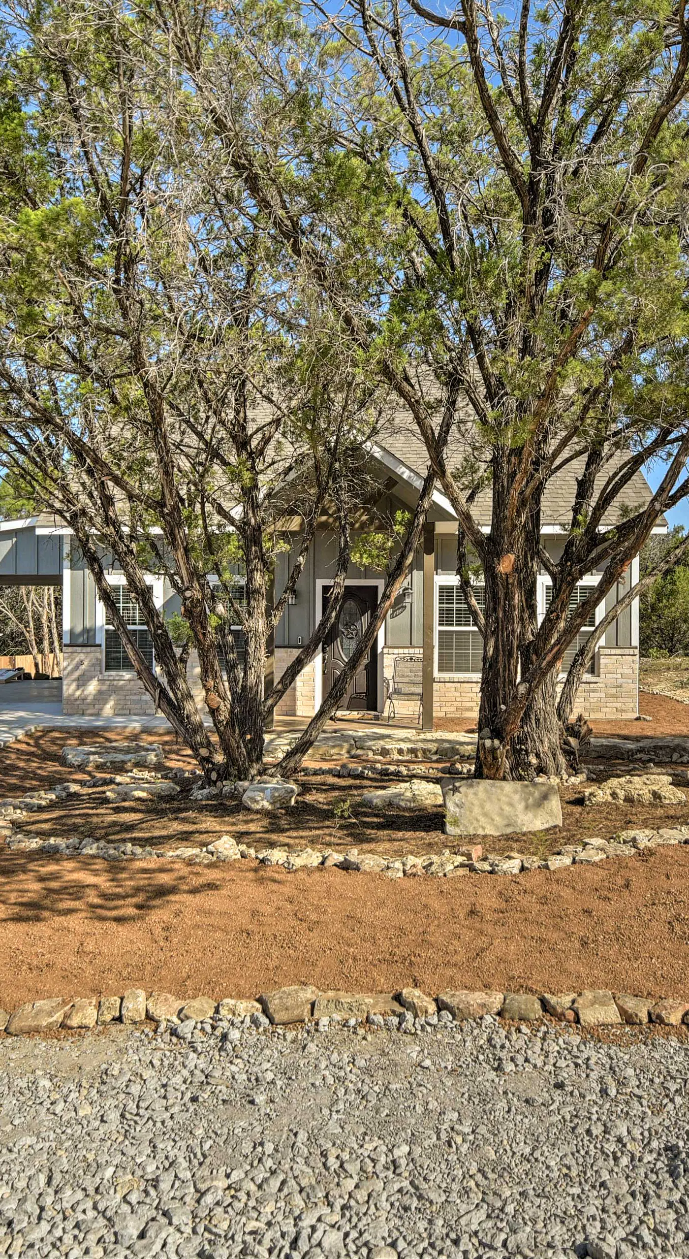 Hot Tub & Fire Pit! Cozy Granbury Escape Near Lake