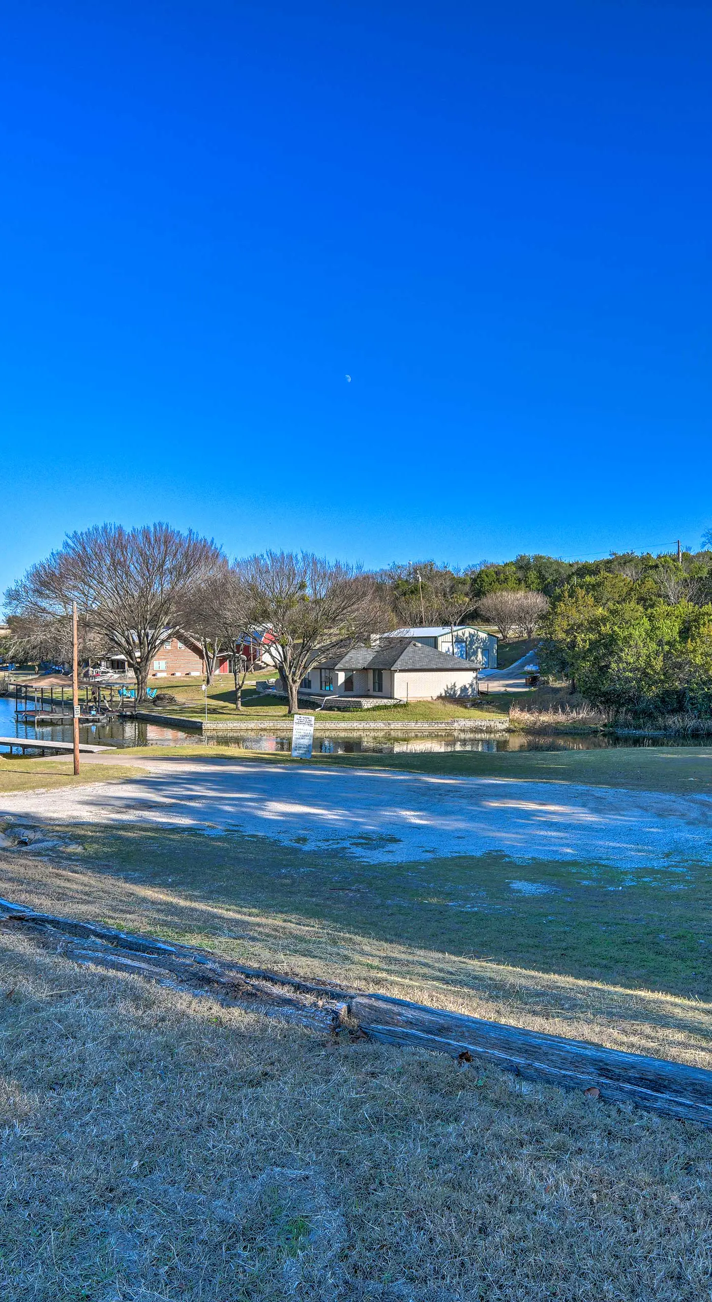 Hot Tub & Fire Pit! Cozy Granbury Escape Near Lake