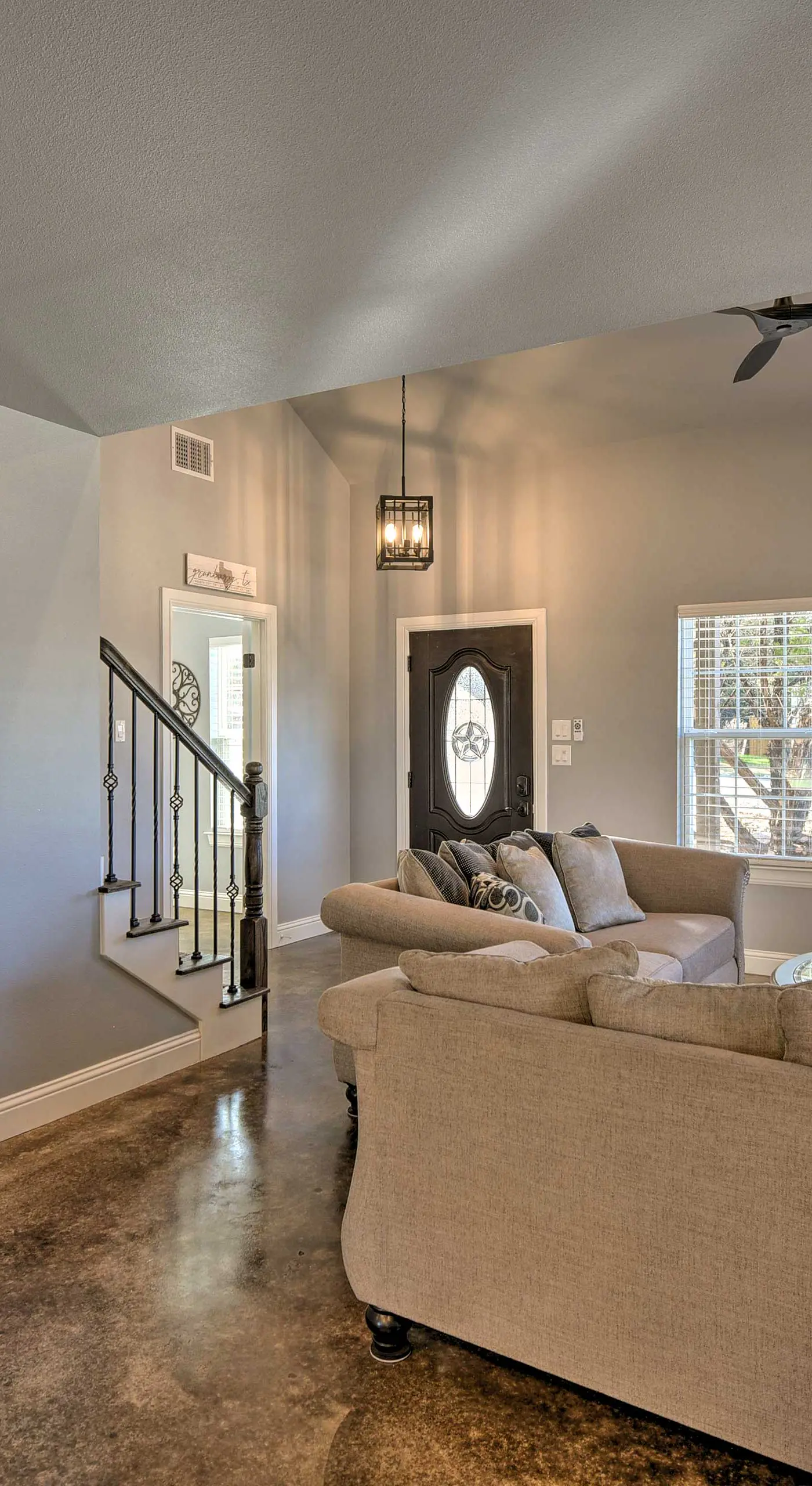 Hot Tub & Fire Pit! Cozy Granbury Escape Near Lake