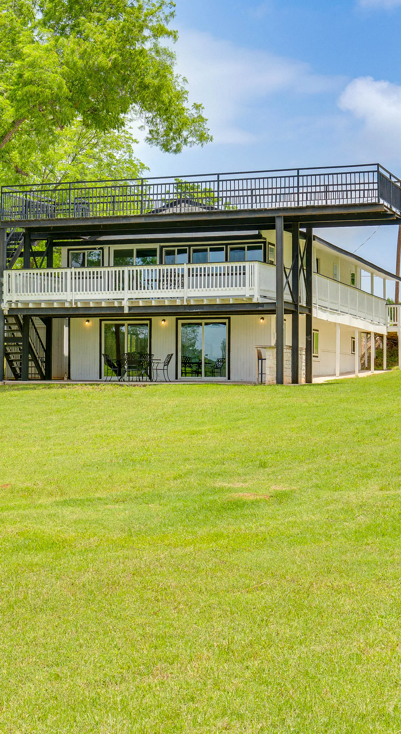 Granbury Home w/ Lake Views ~ 6 Mi to Boat Launch!