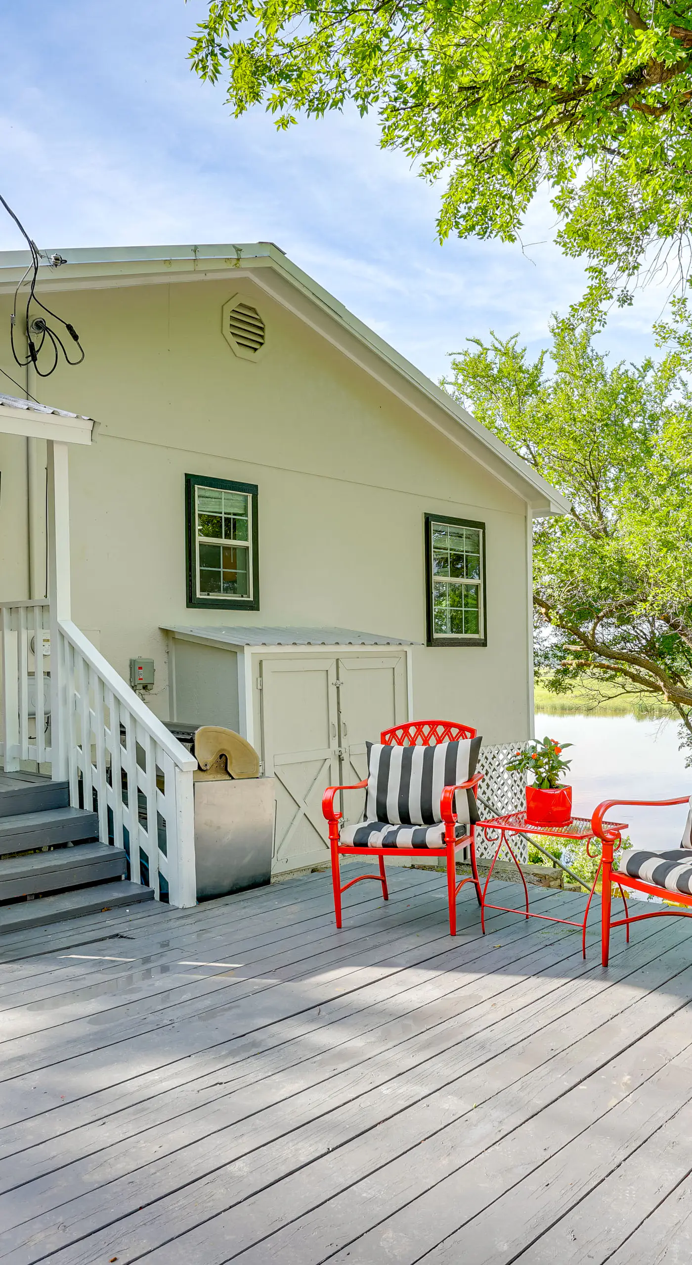 5 Mi to Historic Granbury Square: Lakefront Escape