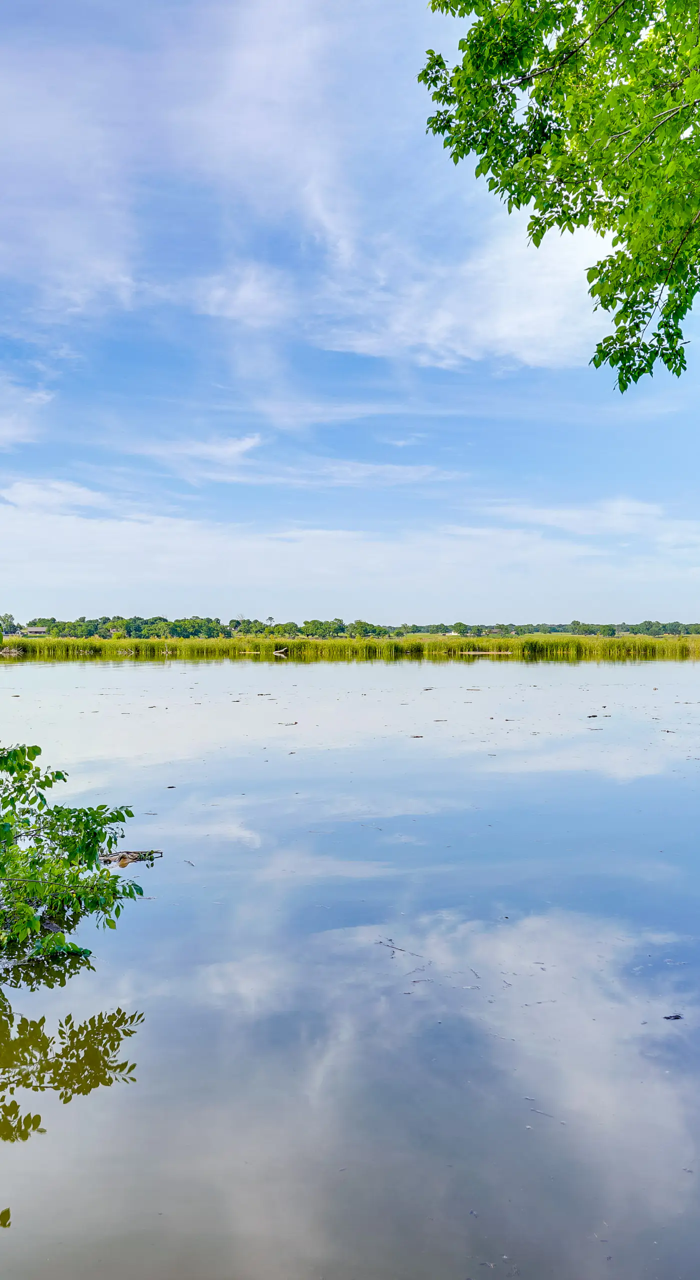 5 Mi to Historic Granbury Square: Lakefront Escape