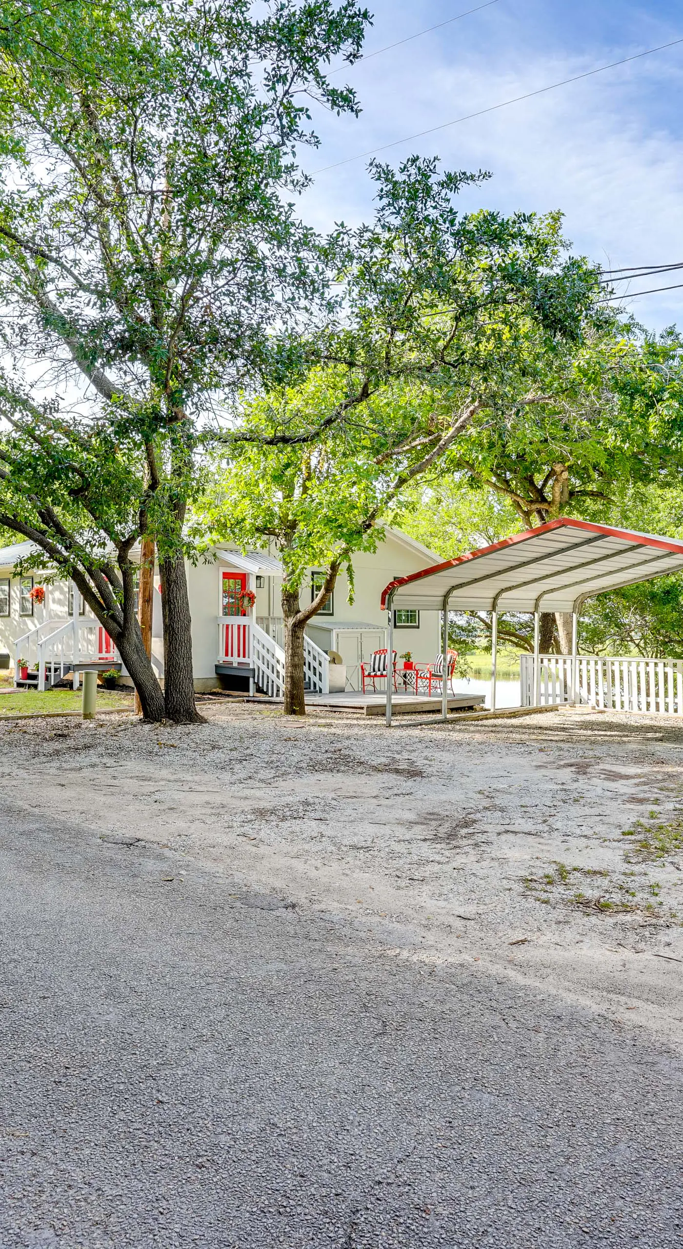 5 Mi to Historic Granbury Square: Lakefront Escape