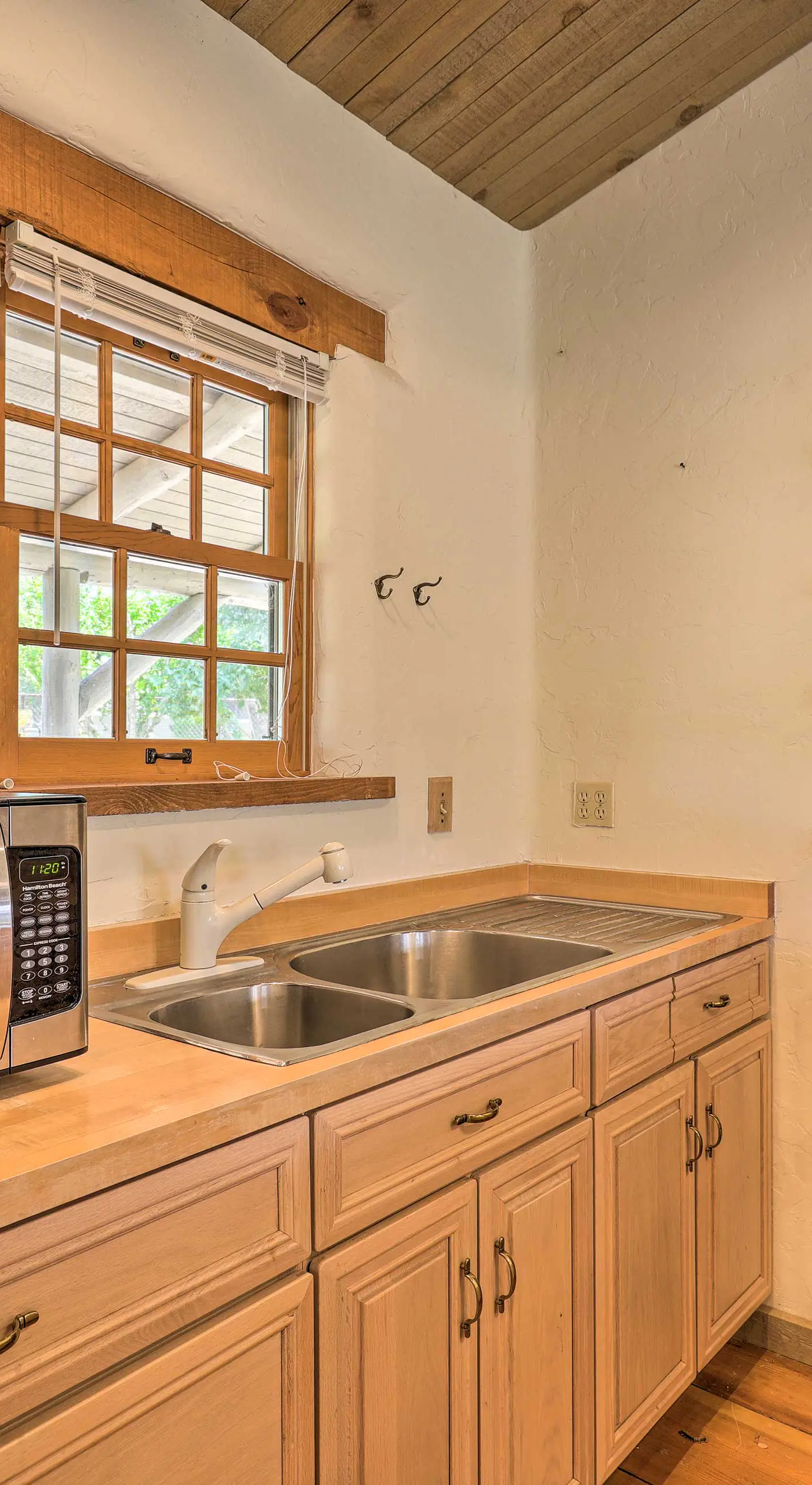 Hike & Relax: Prescott Studio w/ Thumb Butte Views