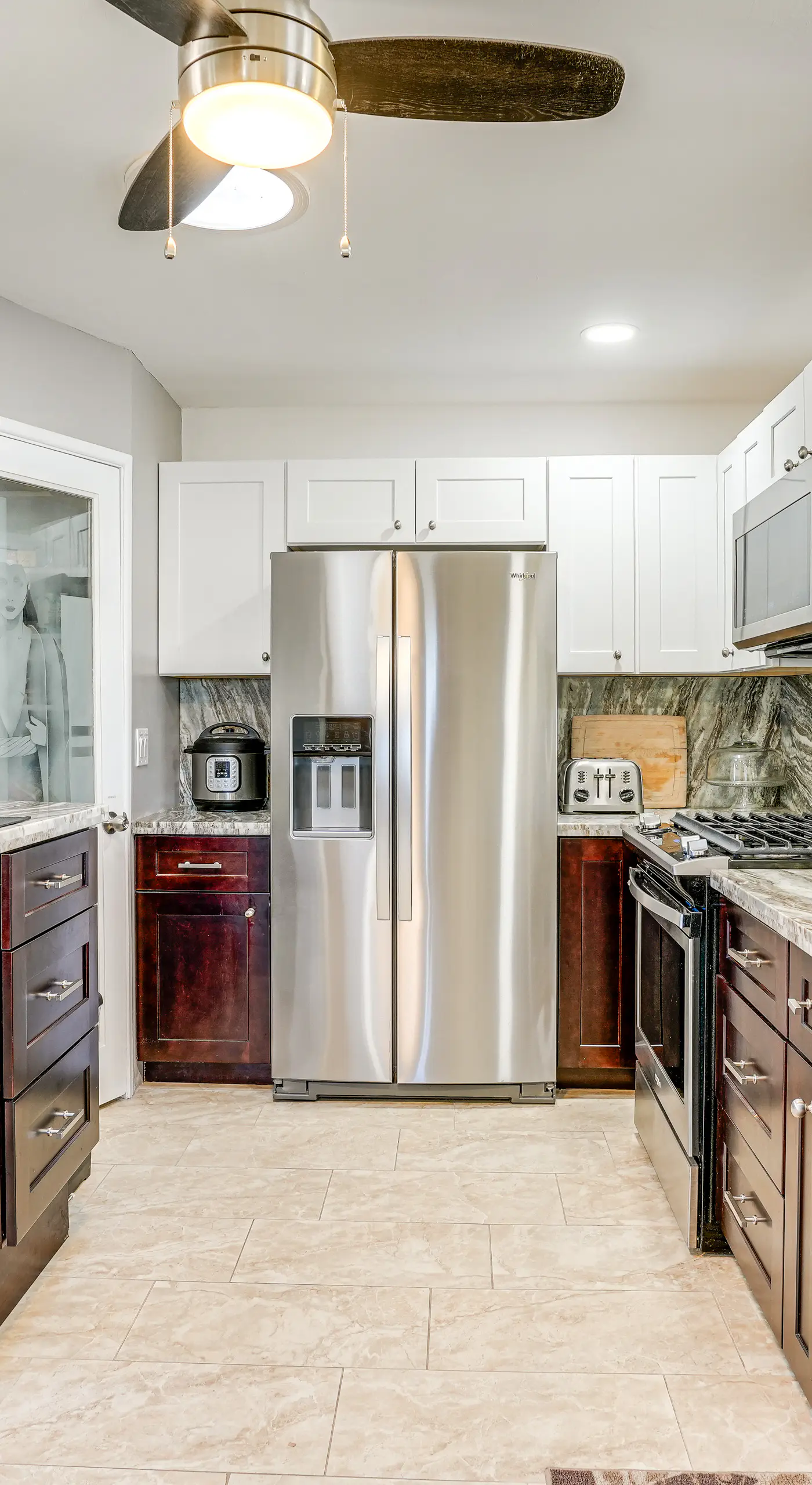 1 Mi to Dtwn: Scenic Prescott Hillside Retreat!