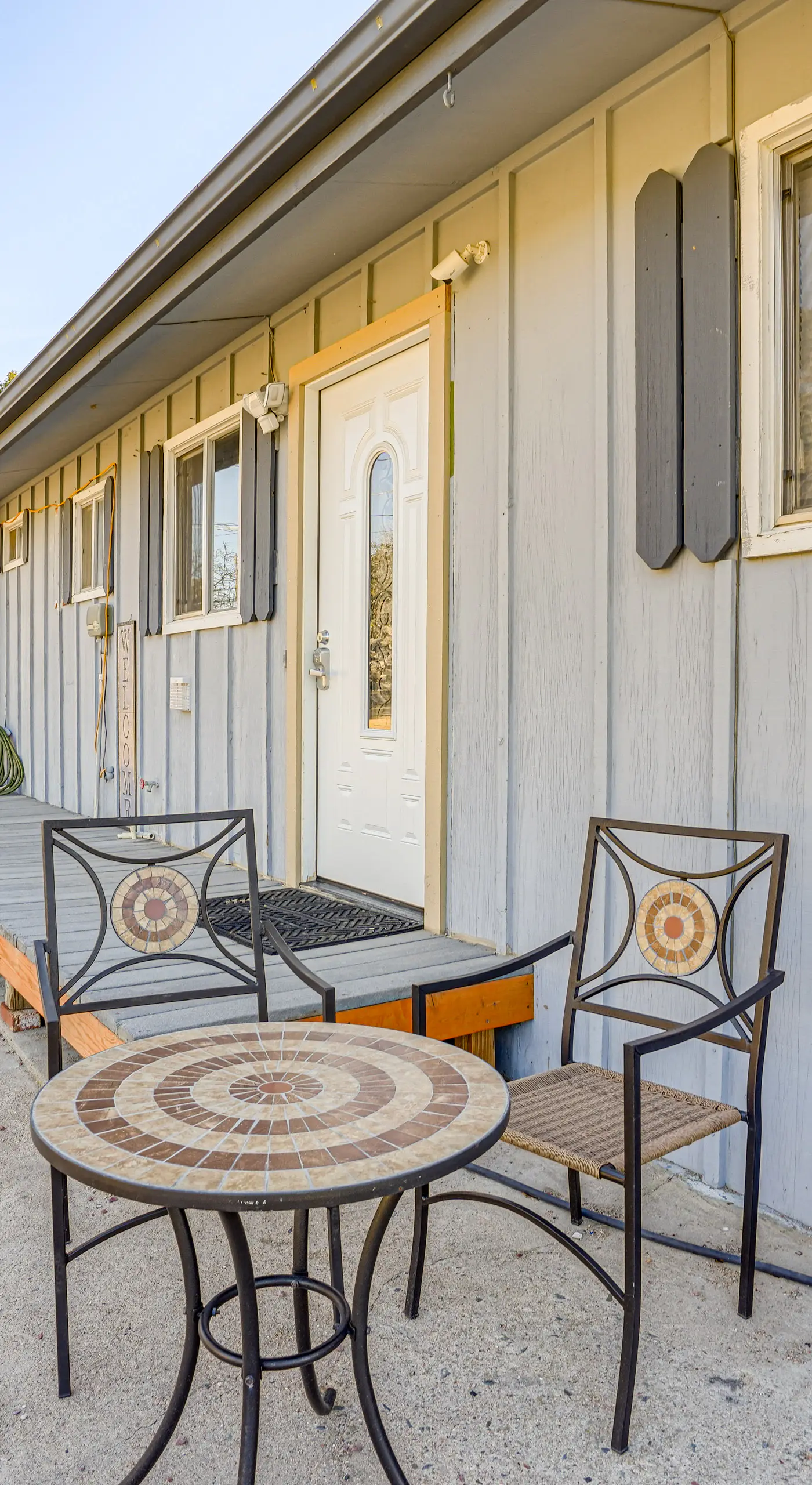 1 Mi to Dtwn: Scenic Prescott Hillside Retreat!
