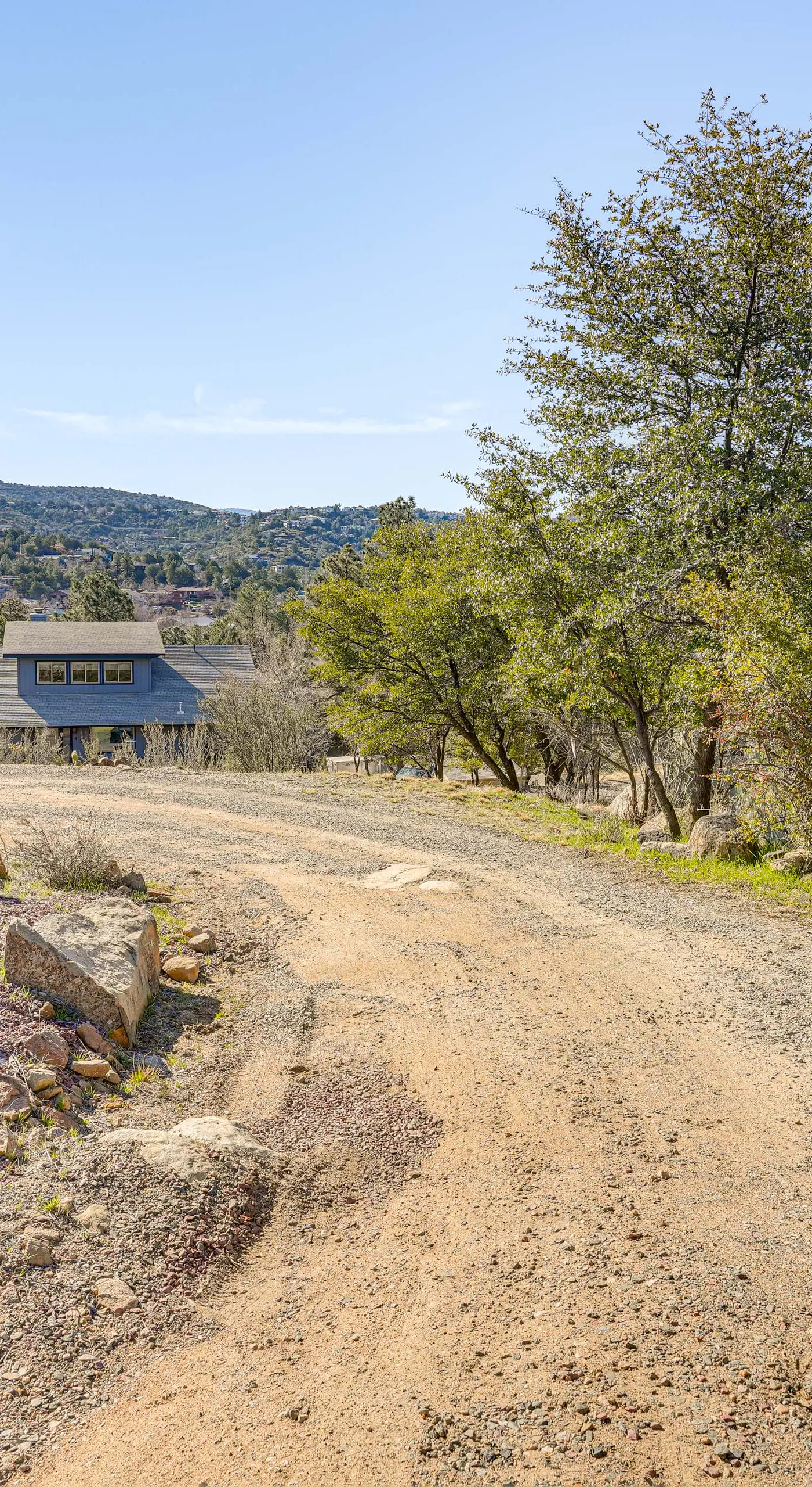1 Mi to Dtwn: Scenic Prescott Hillside Retreat!