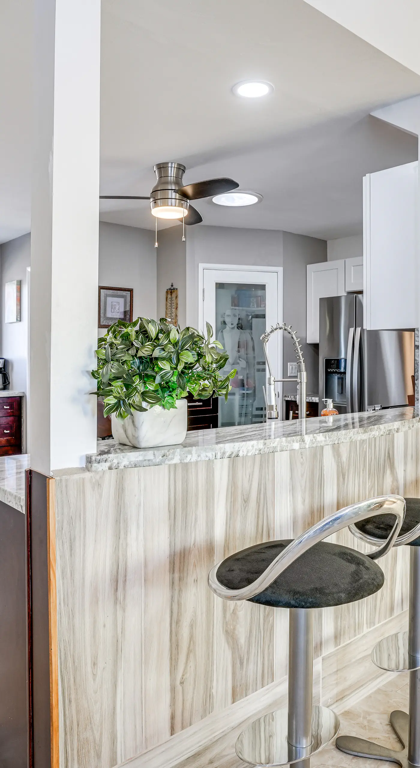 1 Mi to Dtwn: Scenic Prescott Hillside Retreat!