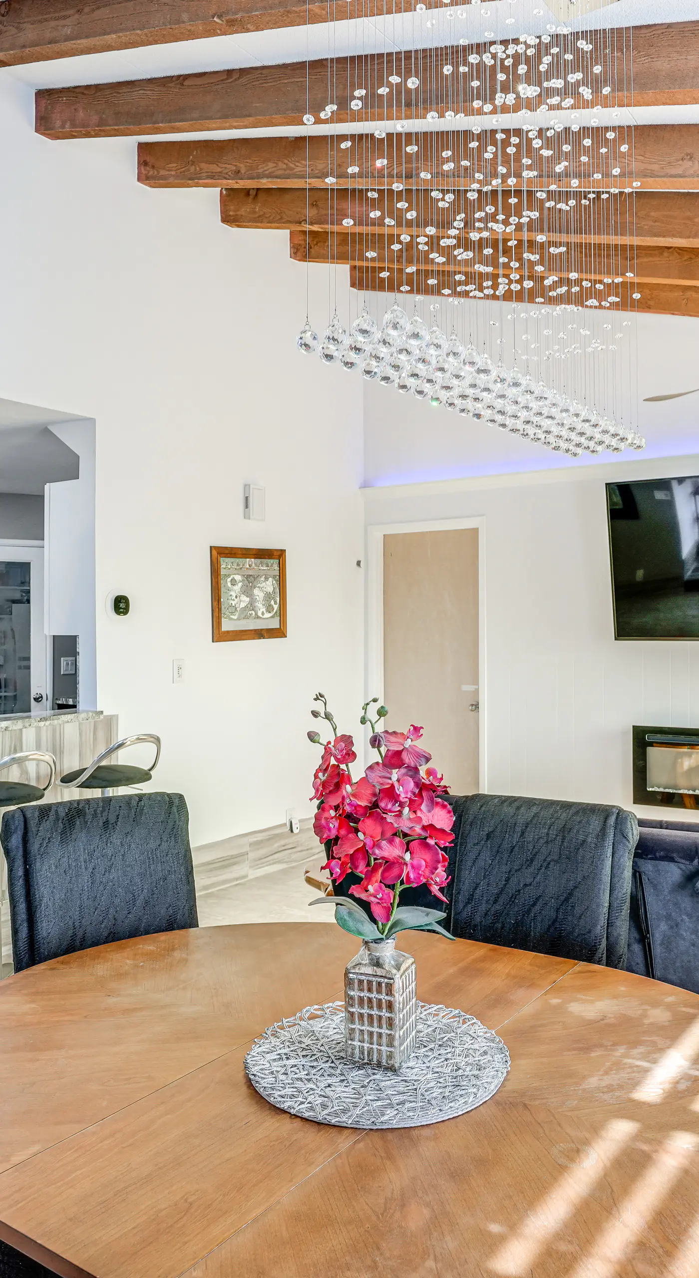 1 Mi to Dtwn: Scenic Prescott Hillside Retreat!