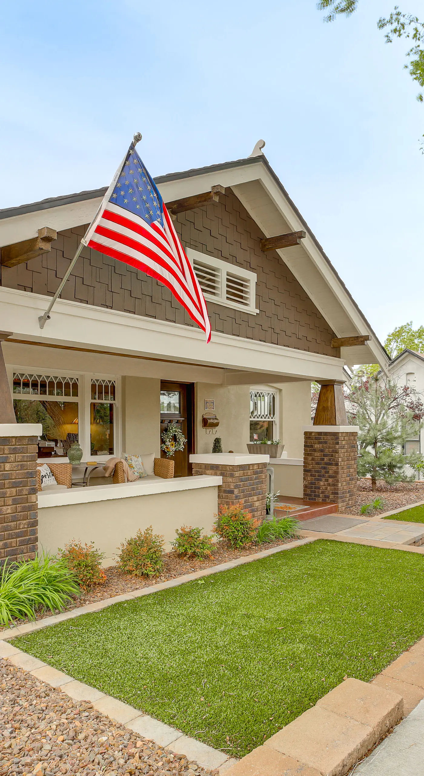 3 Blocks to Plaza! Historic Prescott Gem w/ Grill