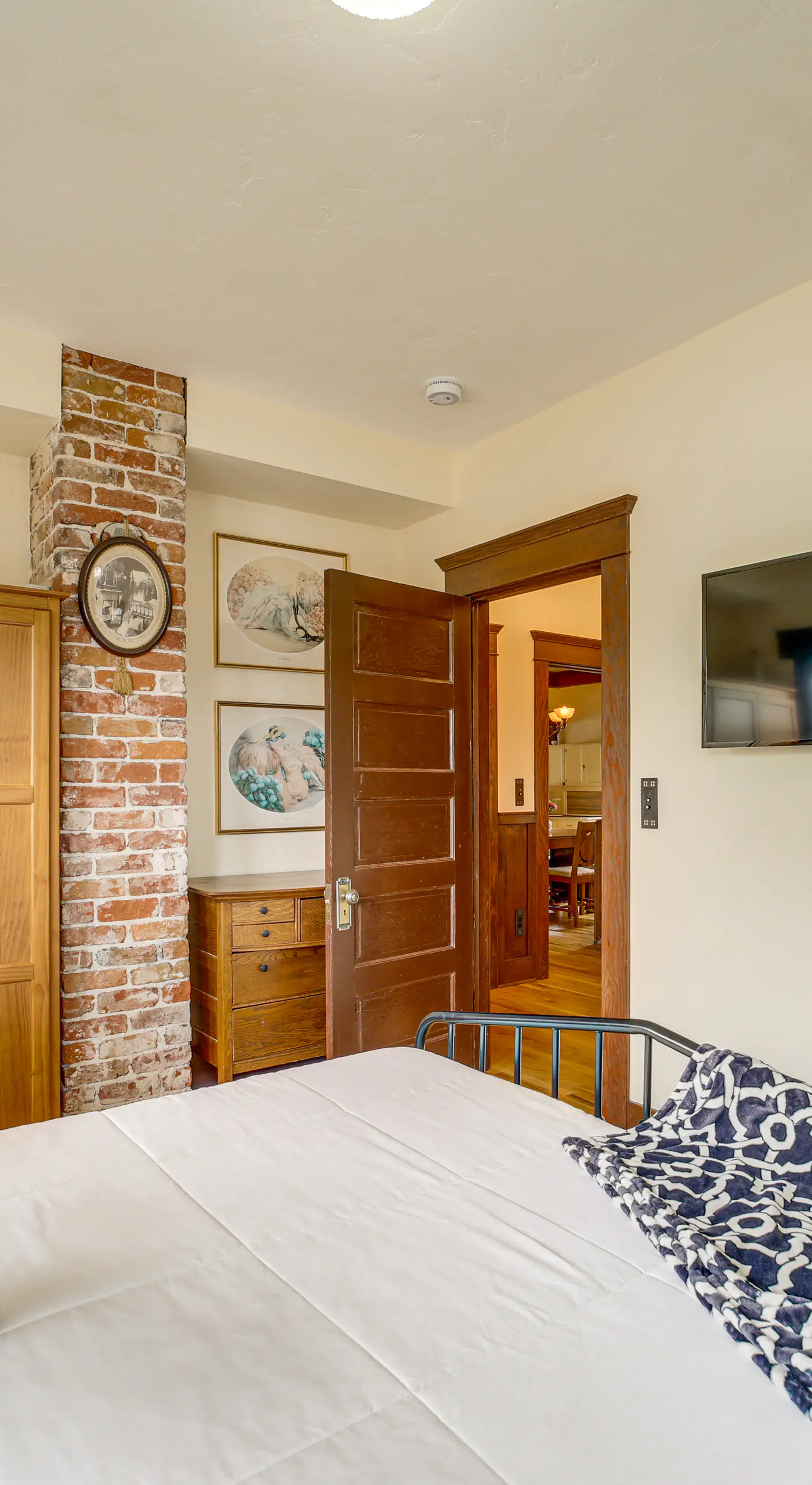 3 Blocks to Plaza! Historic Prescott Gem w/ Grill