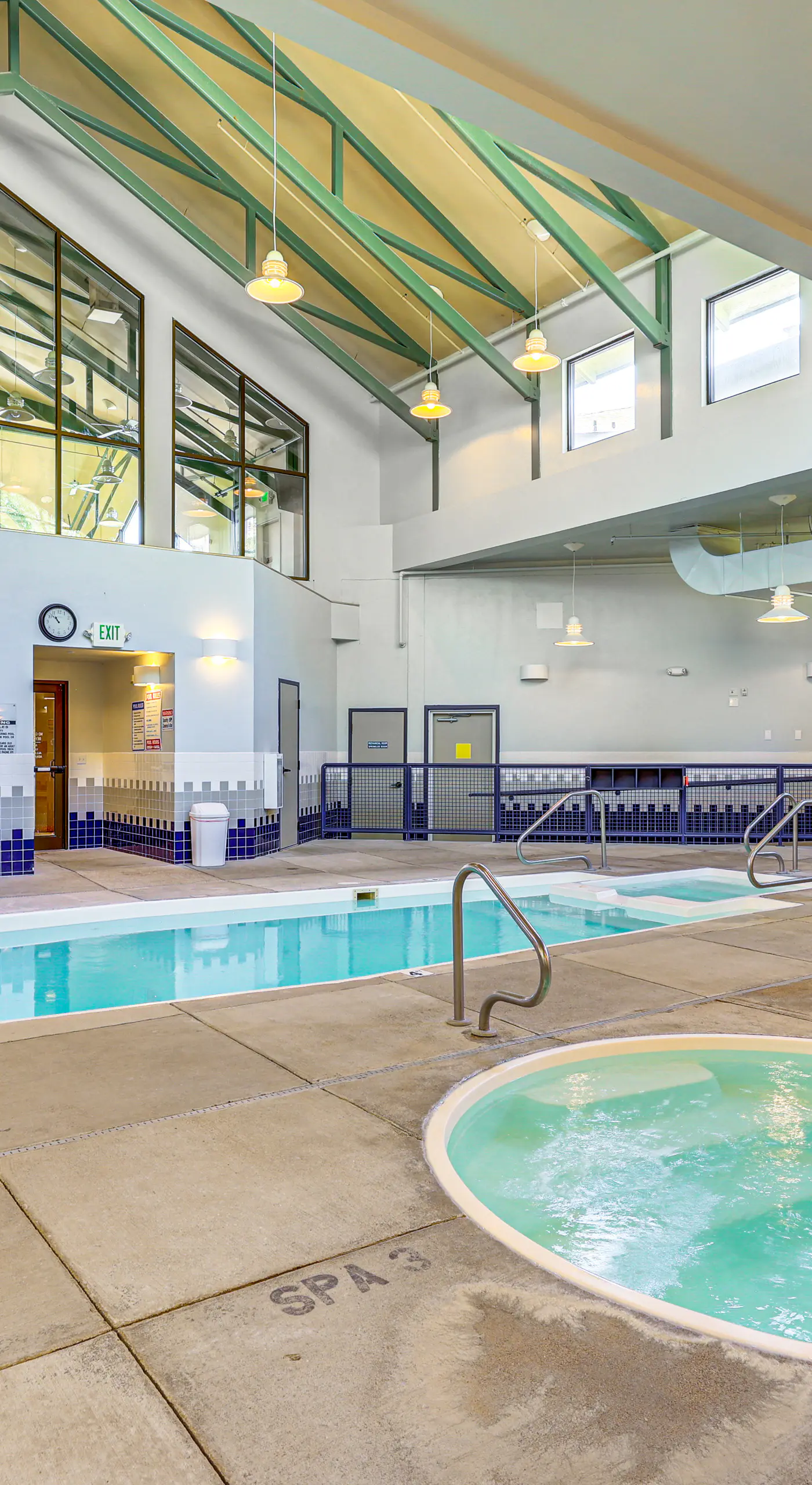 Pool & Hot Tub Access! Silverthorne Basecamp