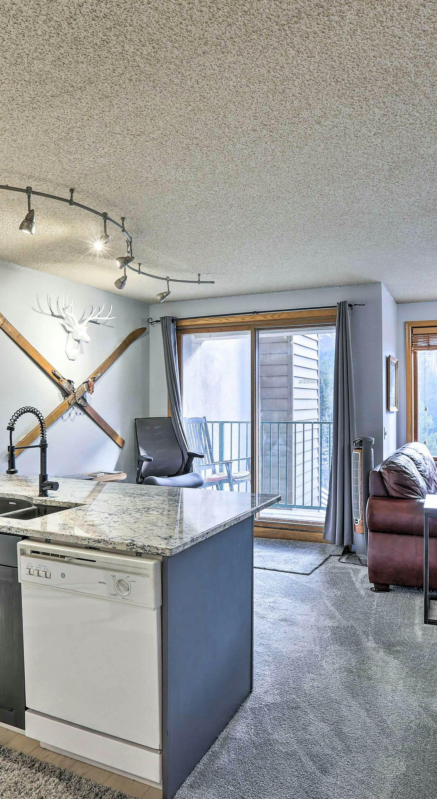Cozy Ski-In/Out Winter Park Studio w/ Hot Tubs!