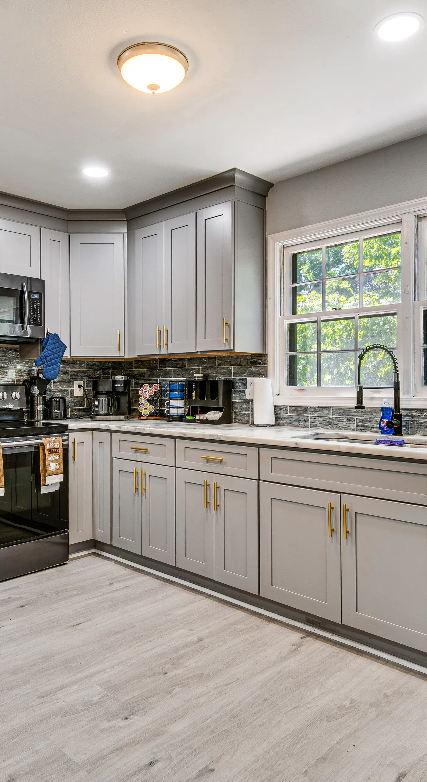 Spacious Home w/ Hot Tub, 14 Mi to Downtown ATL!