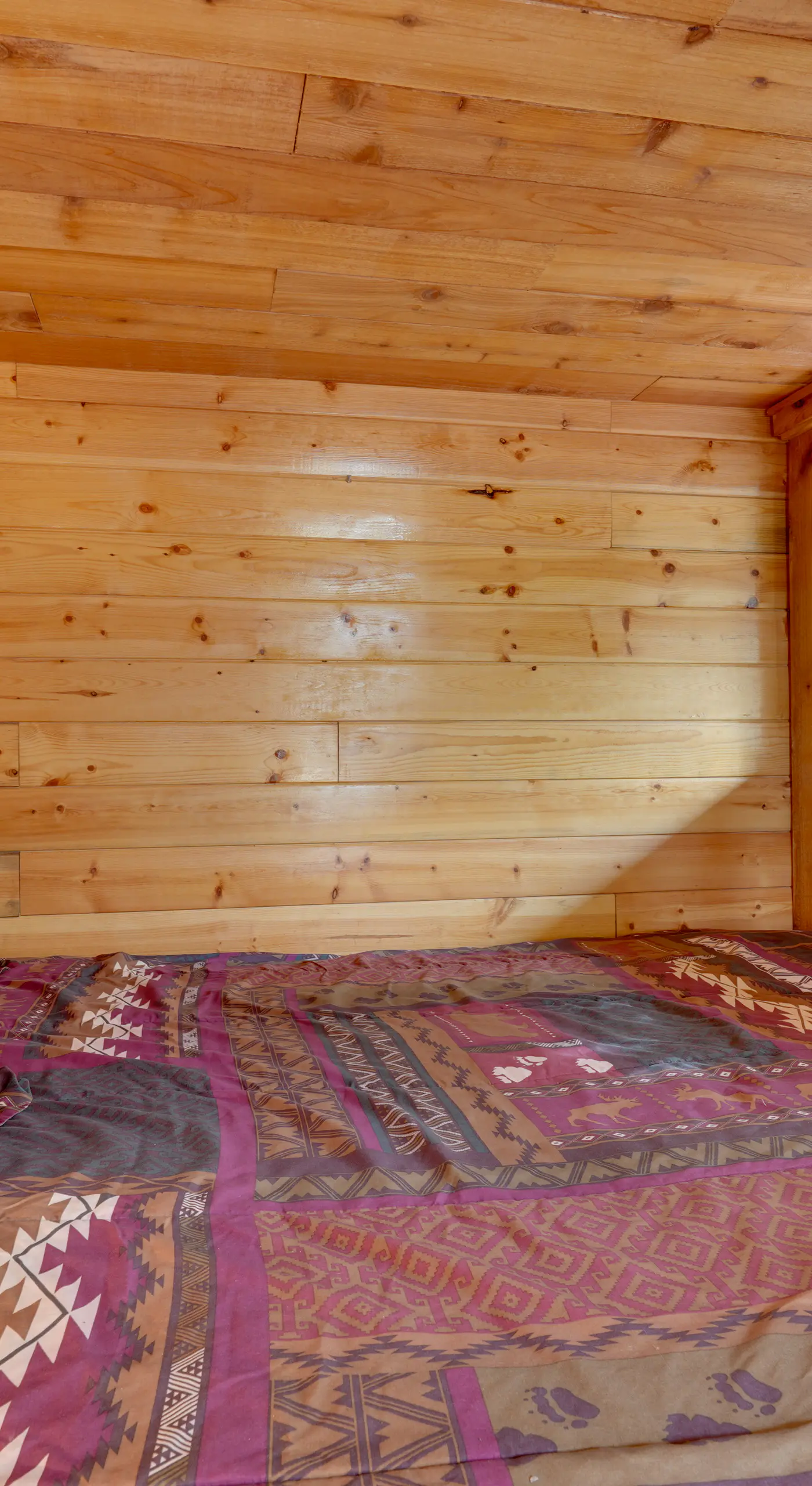 Lakefront Bliss! Ultimate Soldotna Retreat w/ Deck