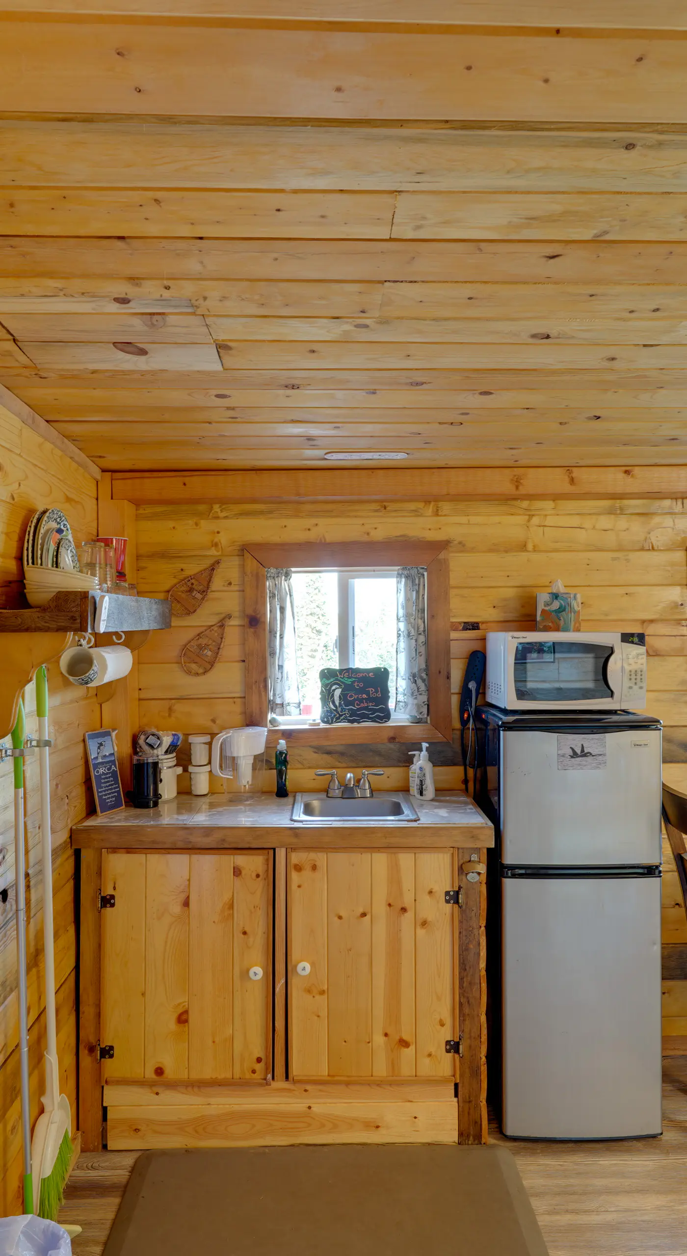 Lakefront Bliss! Ultimate Soldotna Retreat w/ Deck