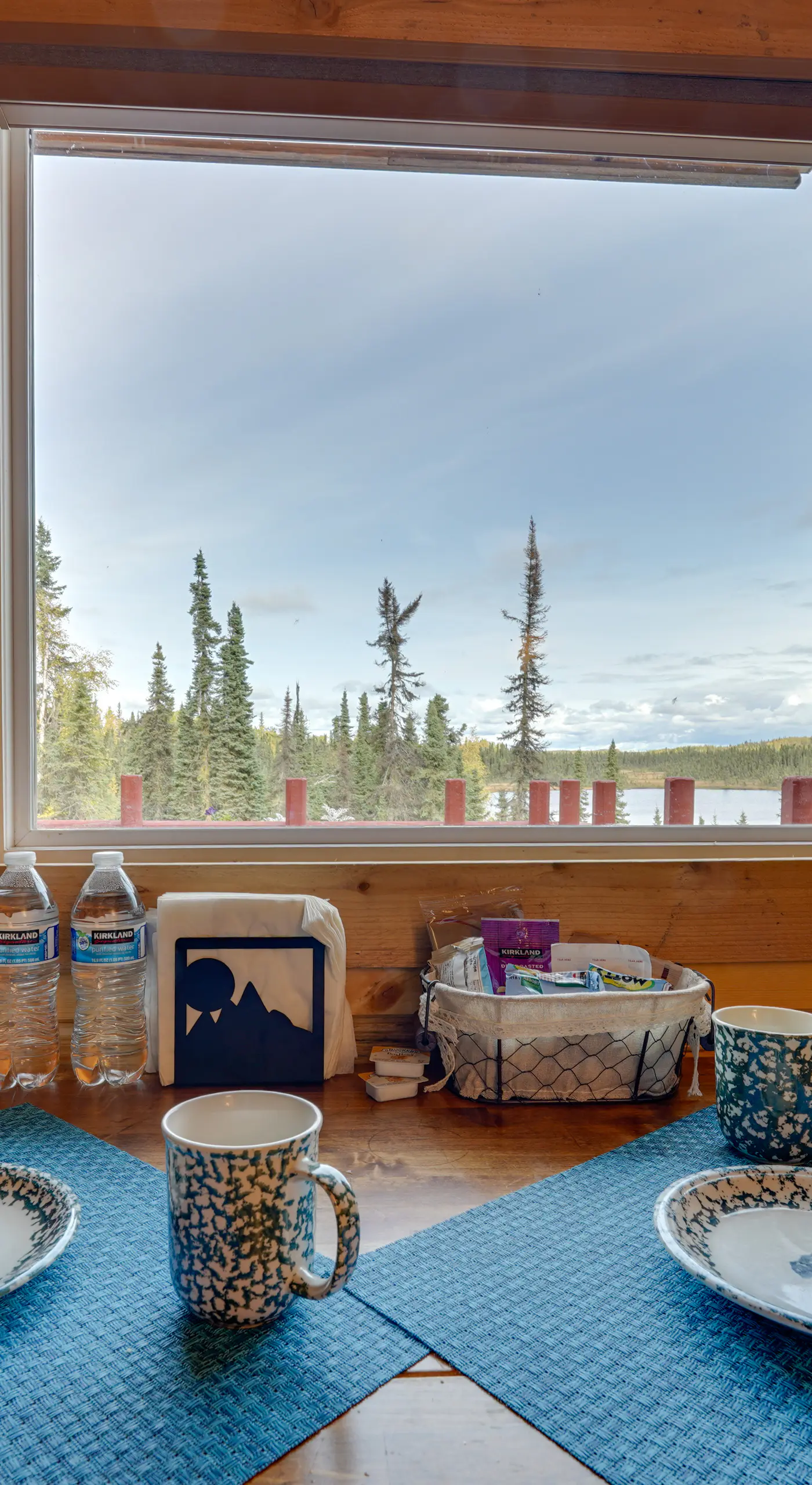 Lakefront Bliss! Ultimate Soldotna Retreat w/ Deck