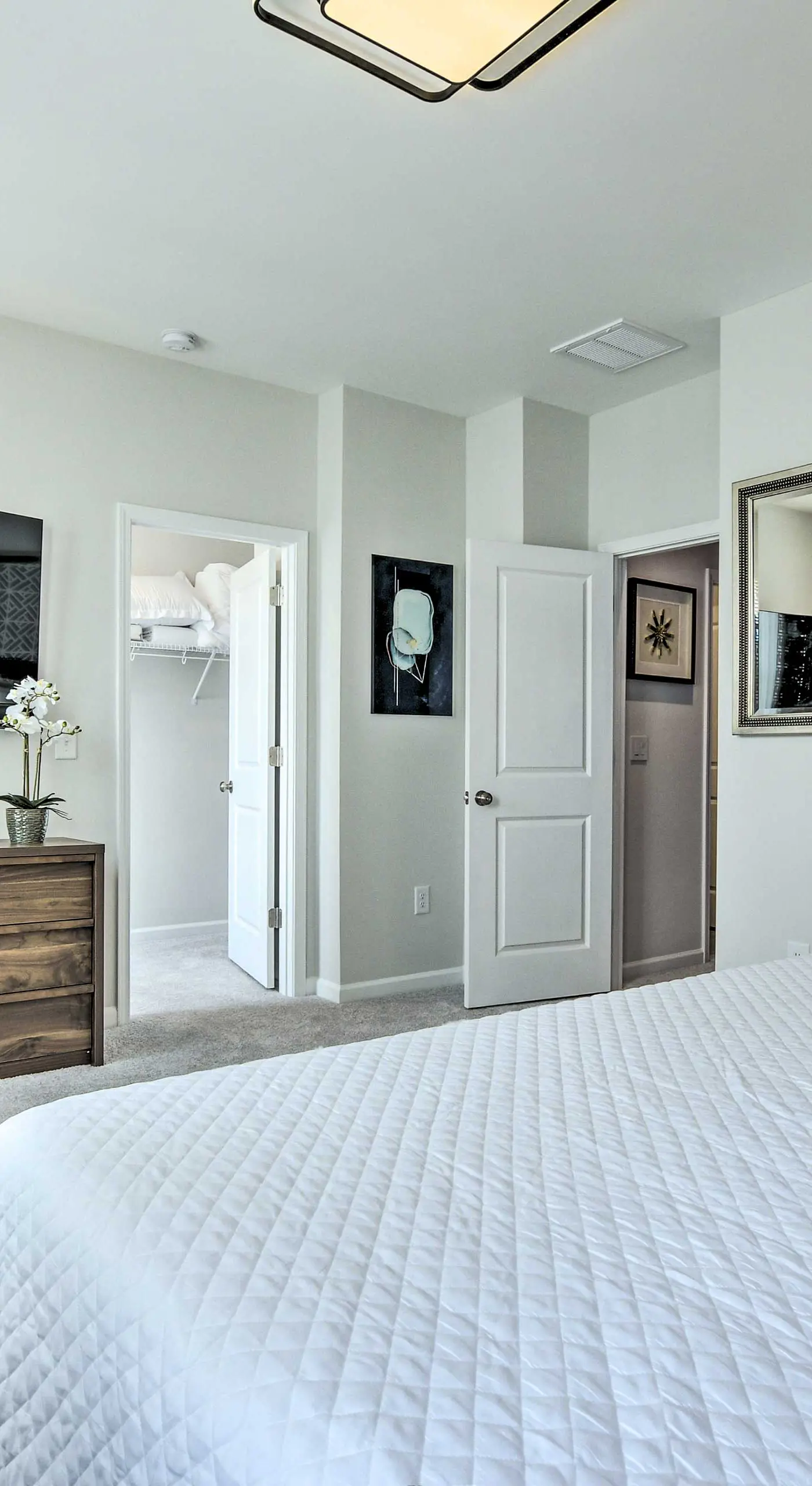 Tasteful Durham Townhome - 6 Mi to Downtown!