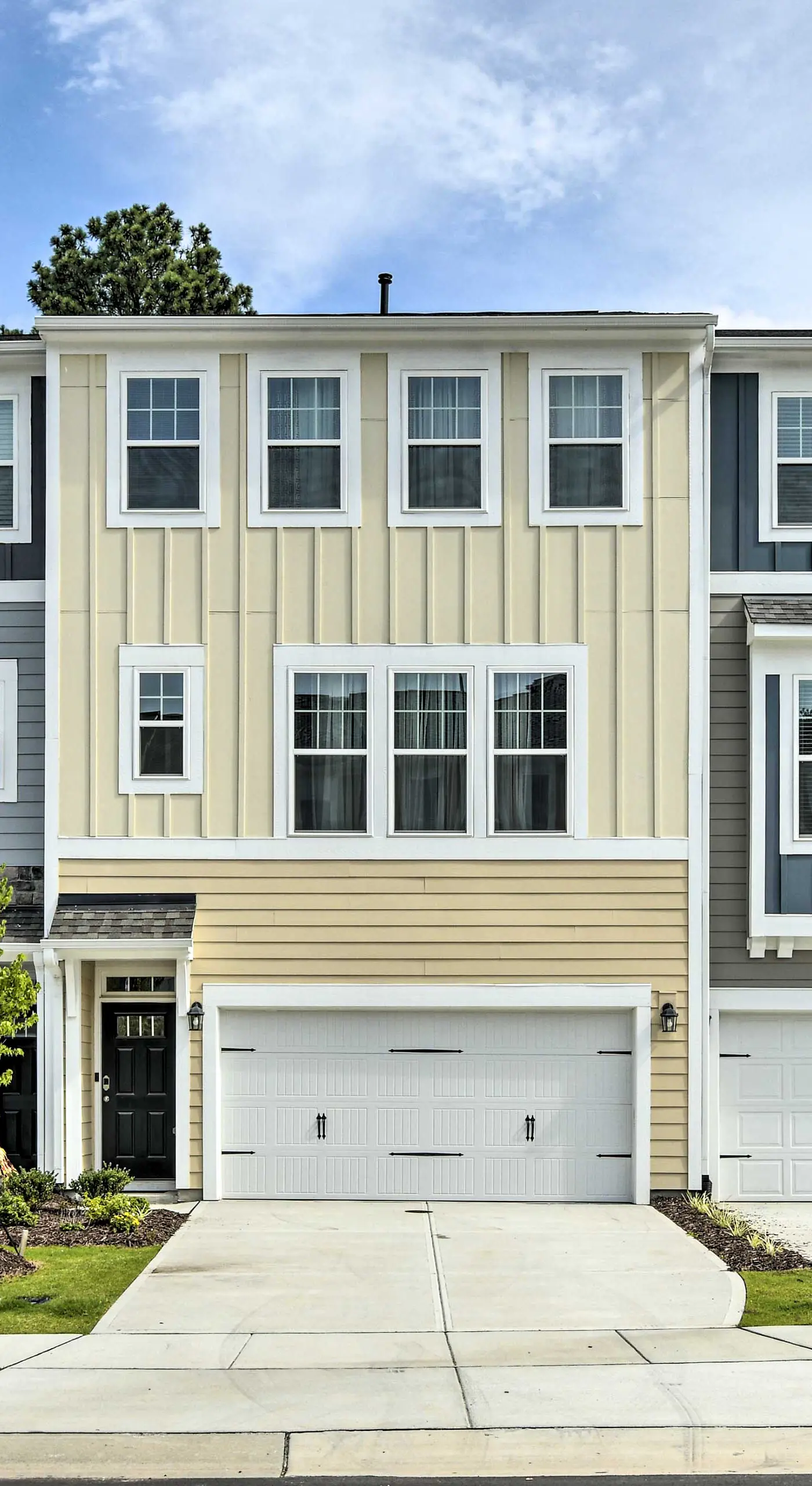 Tasteful Durham Townhome - 6 Mi to Downtown!