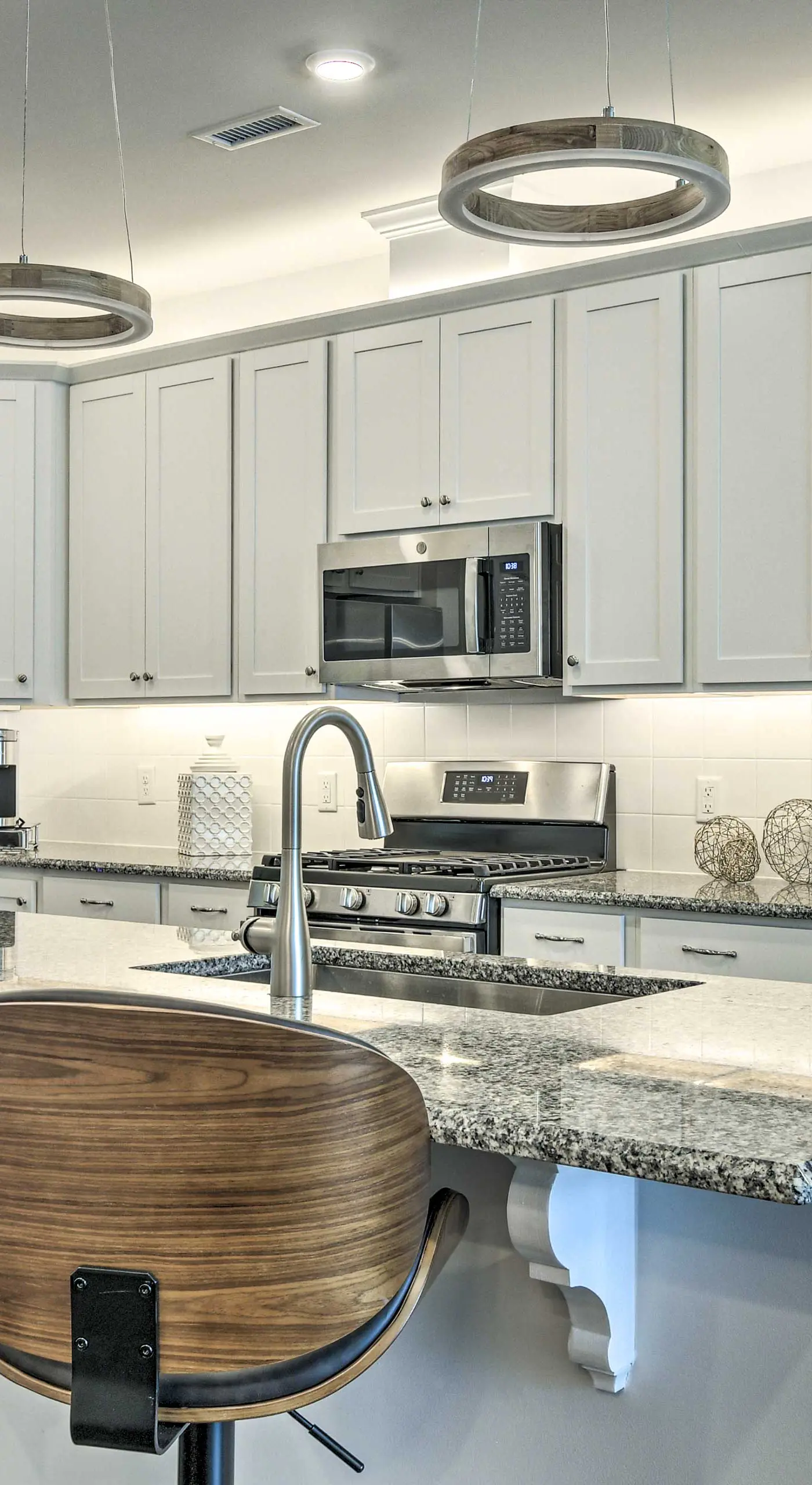 Tasteful Durham Townhome - 6 Mi to Downtown!