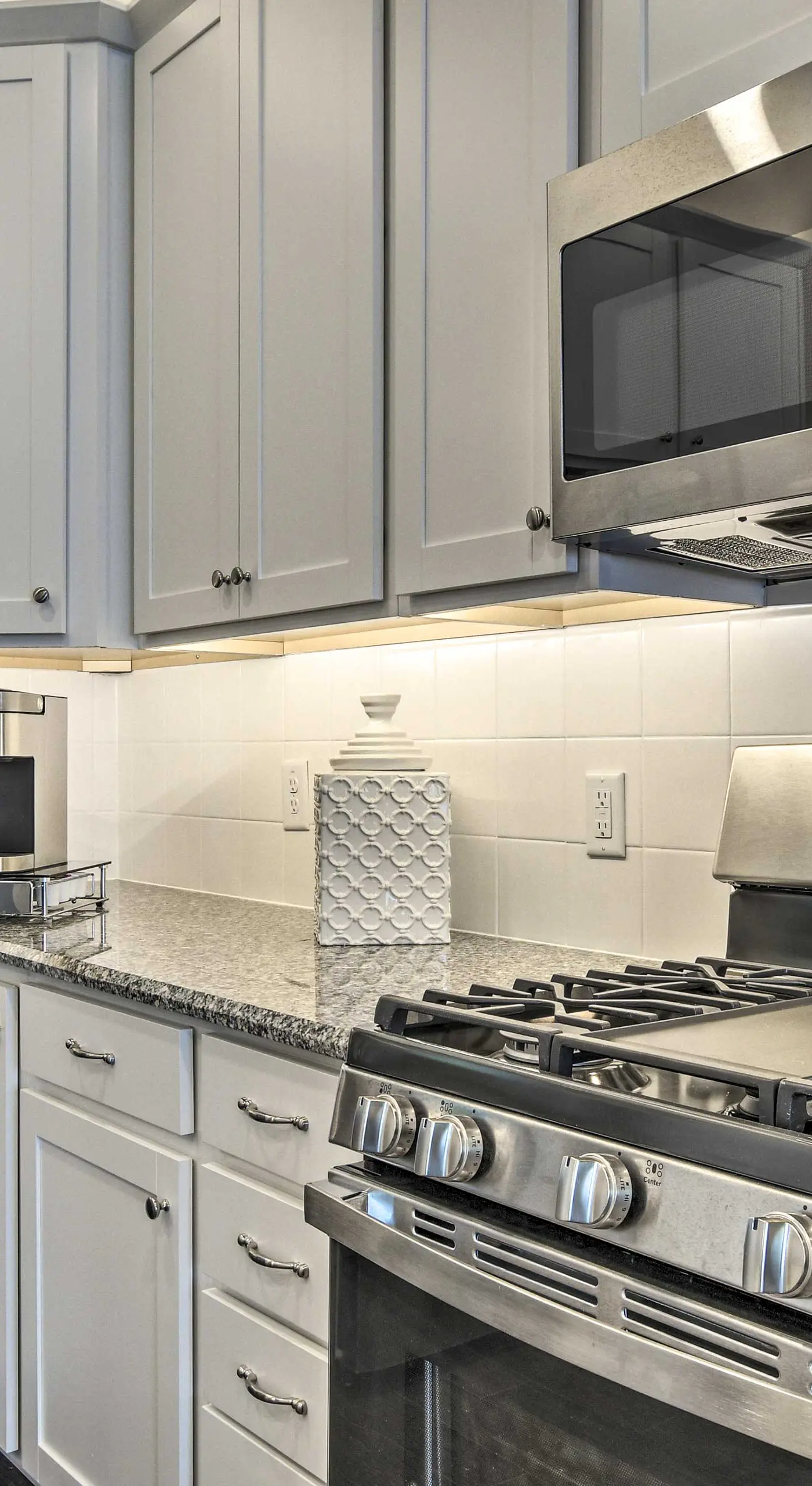 Tasteful Durham Townhome - 6 Mi to Downtown!
