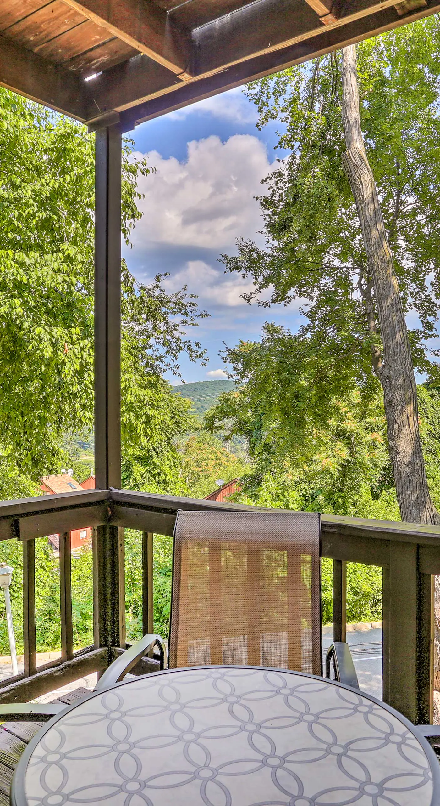 Sun-Lit Vernon Condo < 2 Mi to Ski Resort!