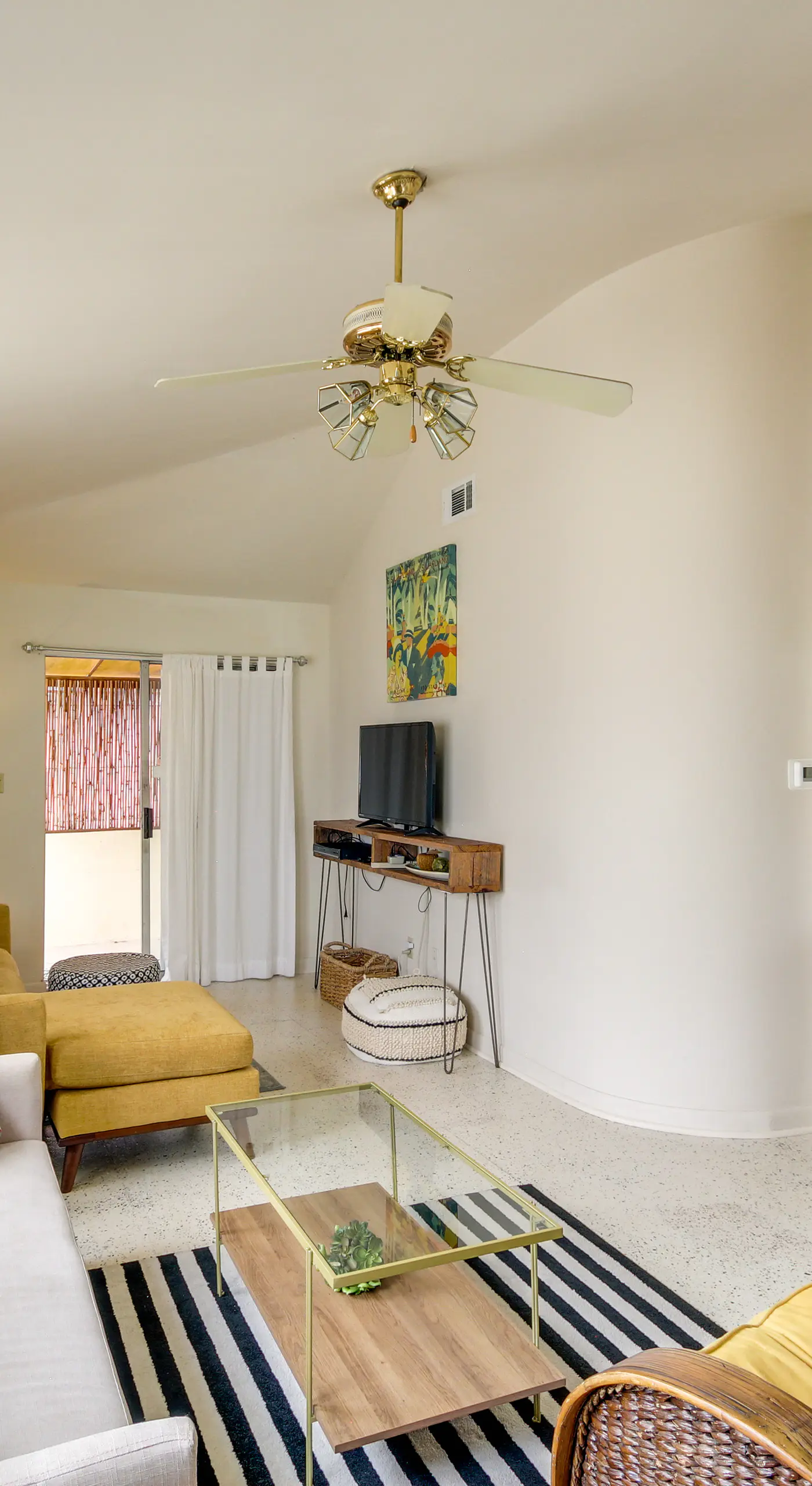 1 Block to Beach: Biloxi Hidden Gem w/ Gulf View