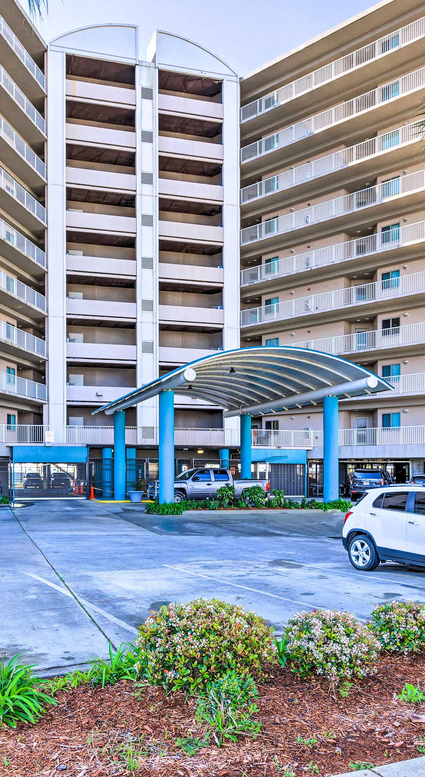 Spacious Biloxi Getaway w/ Pools & Beach Access!