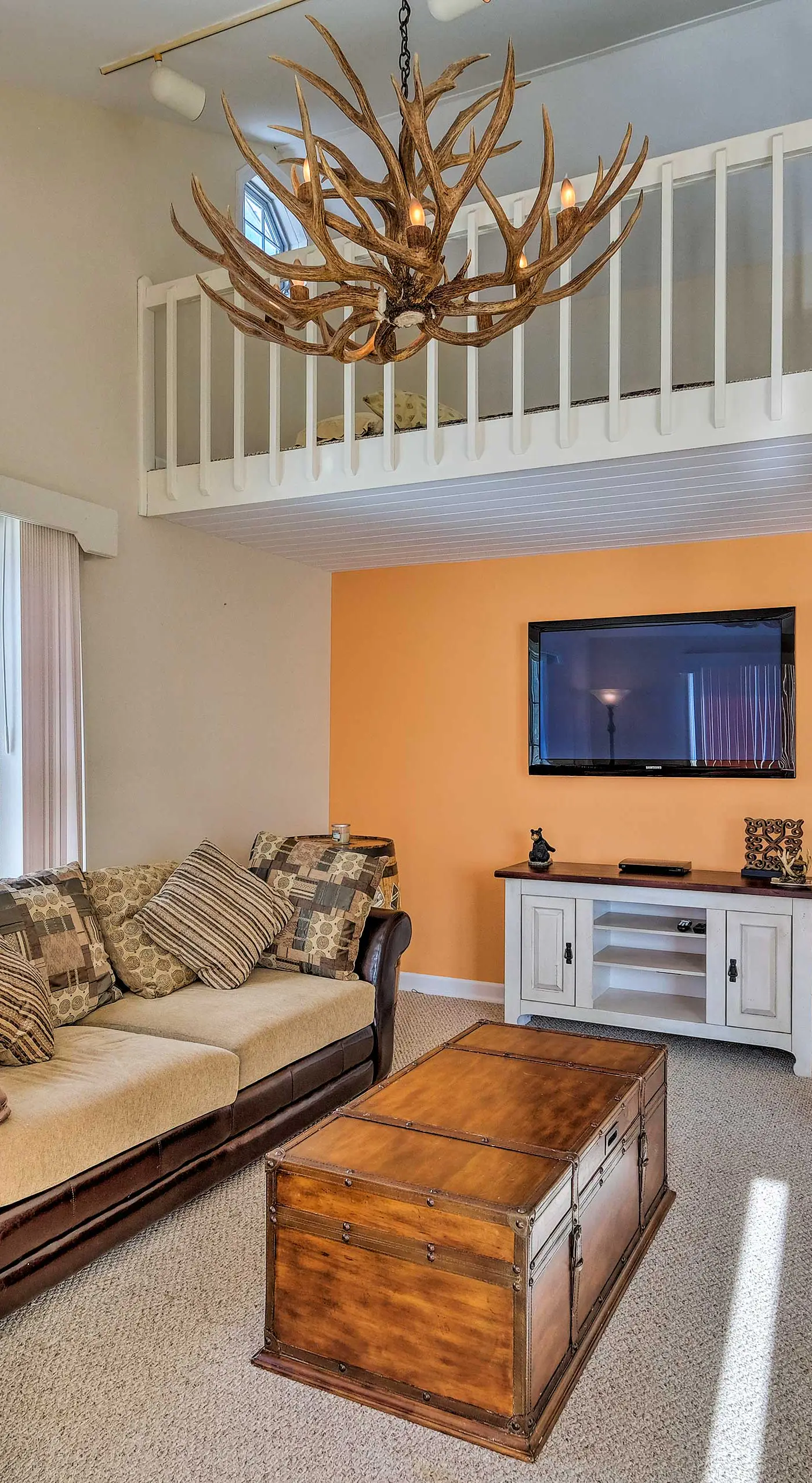 Condo w/ Loft: 2 Mi to Windham Mountain Ski!