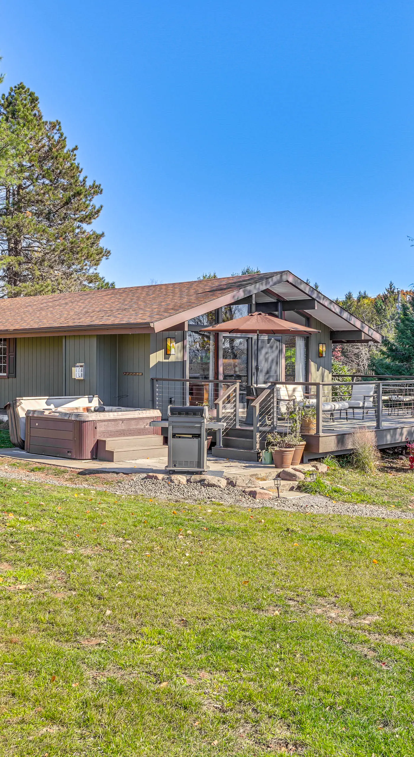 Cozy Mtn-View Chalet < 2 Mi to Windham Slopes