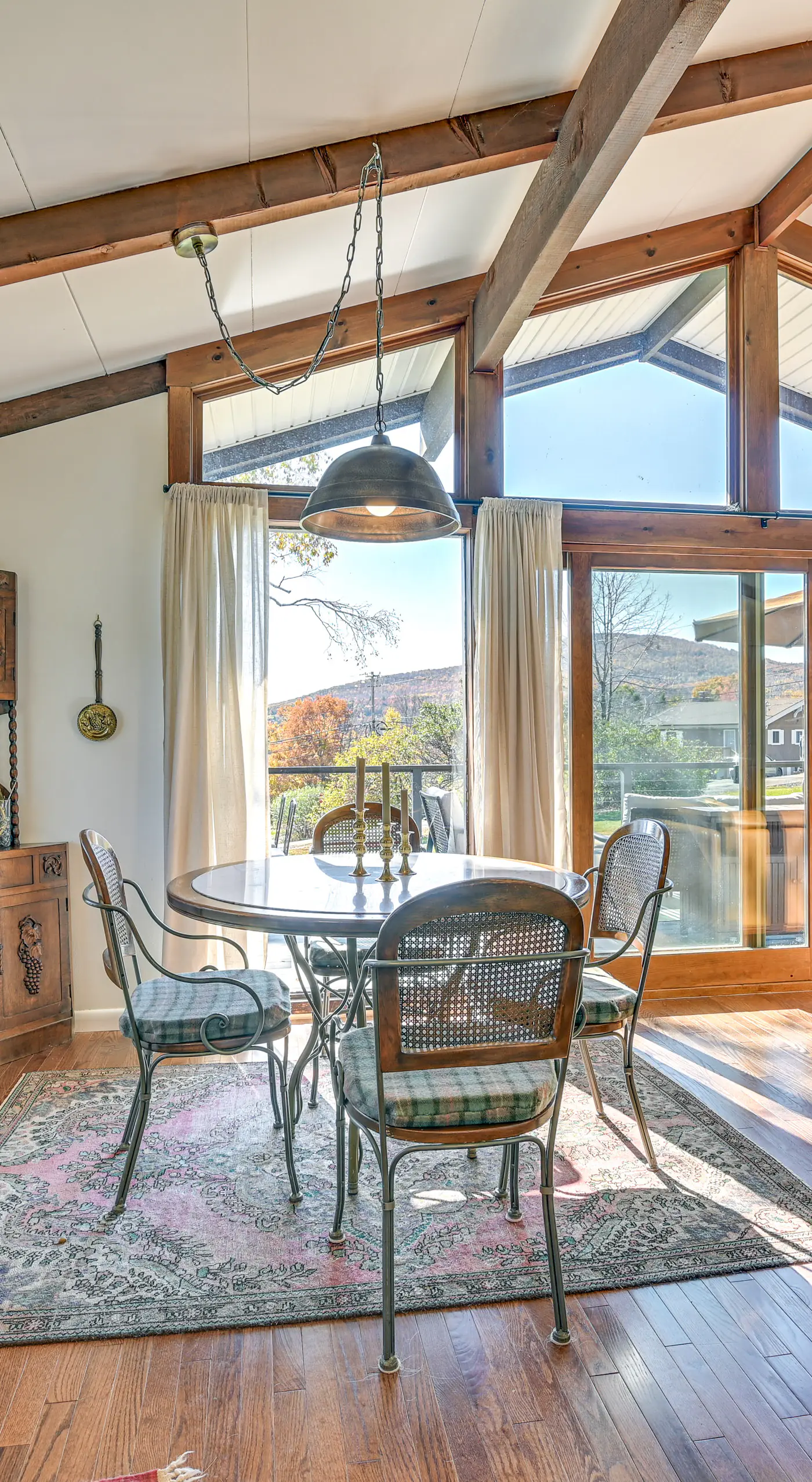 Cozy Mtn-View Chalet < 2 Mi to Windham Slopes
