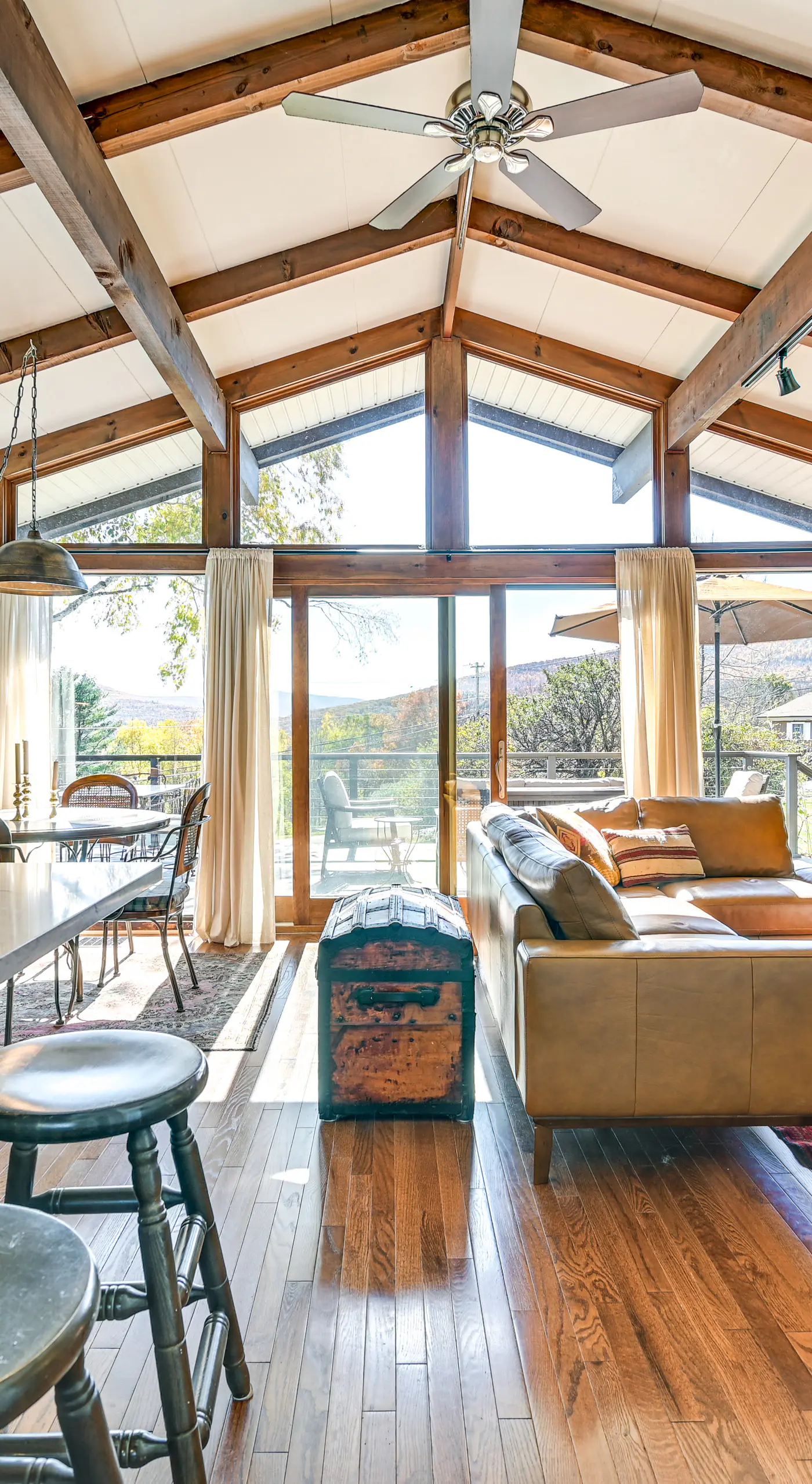 Cozy Mtn-View Chalet < 2 Mi to Windham Slopes