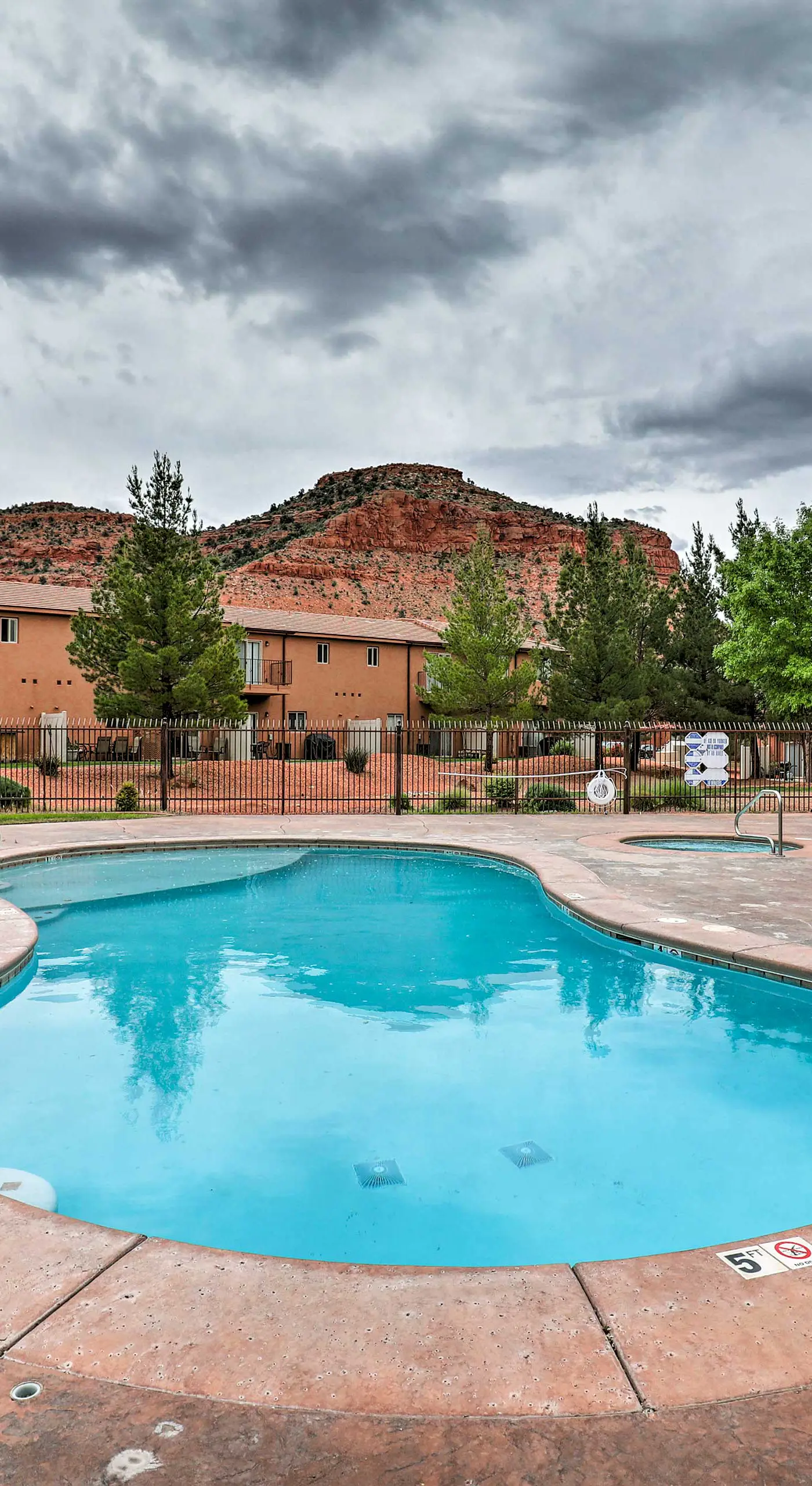 Kanab Condo w/ Pool & Patio, 30 Mi to Zion NP