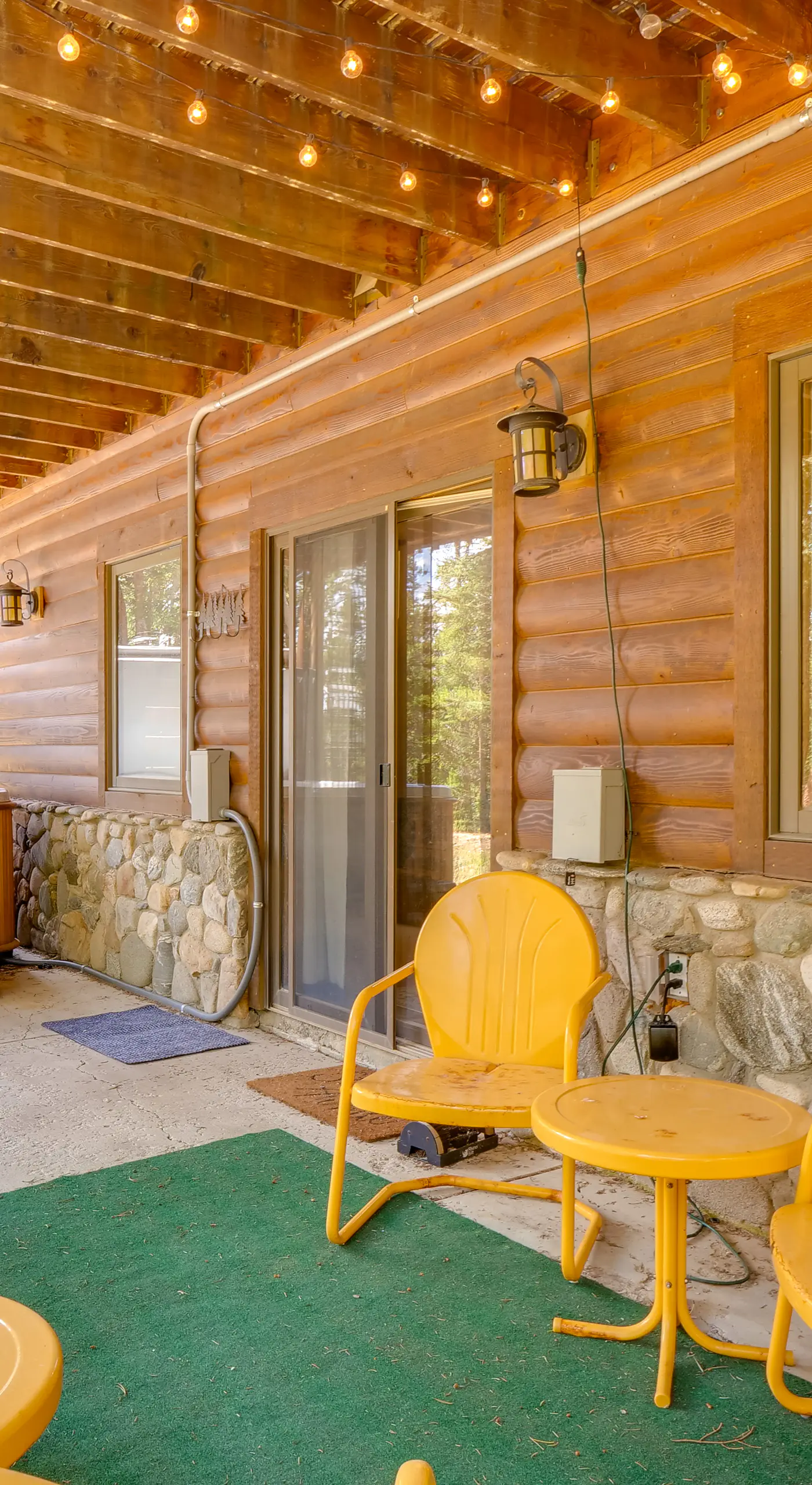 Hot Tub Hideaway w/ Views & Deck in Fairplay!