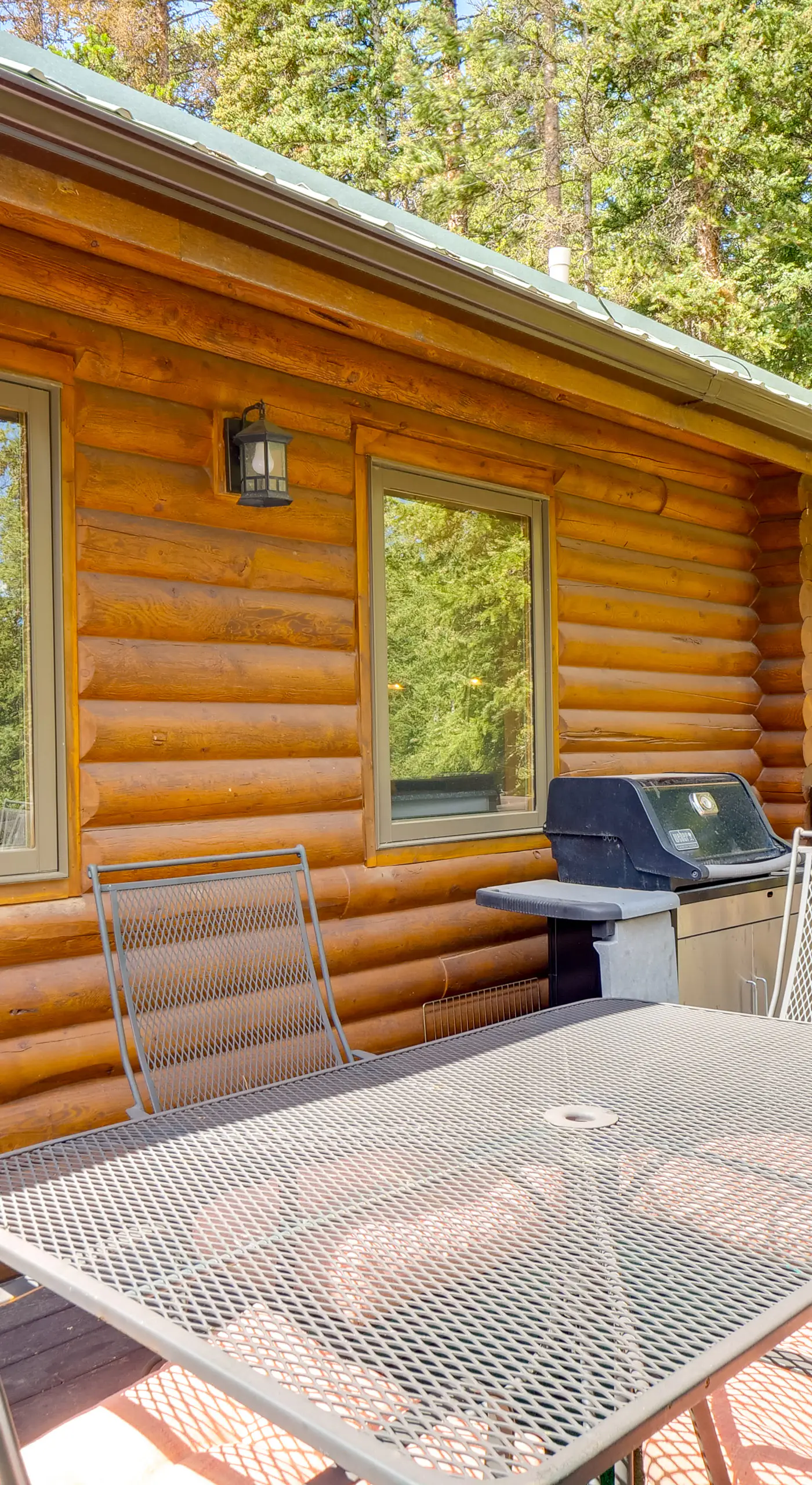 Hot Tub Hideaway w/ Views & Deck in Fairplay!