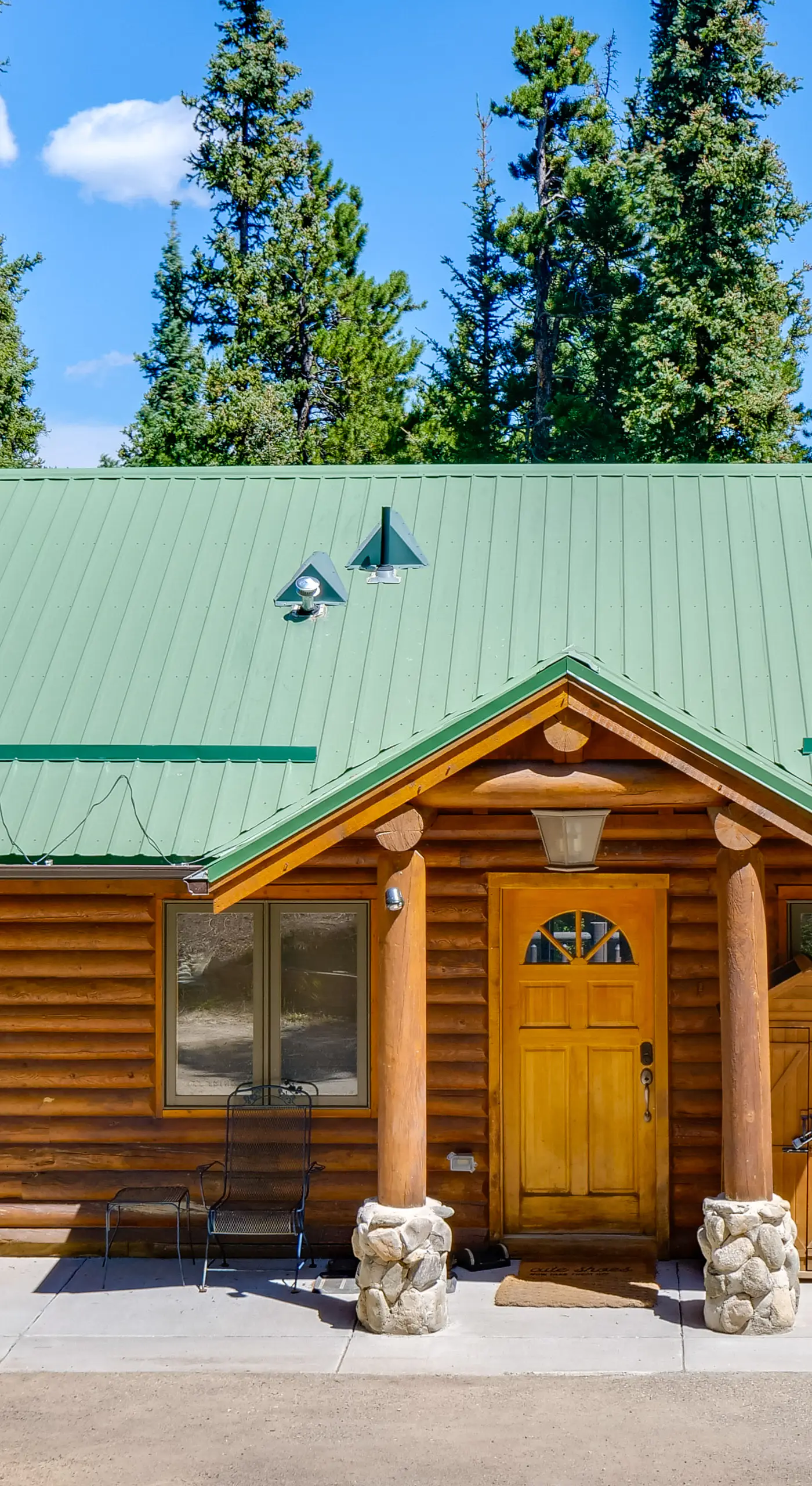 Hot Tub Hideaway w/ Views & Deck in Fairplay!