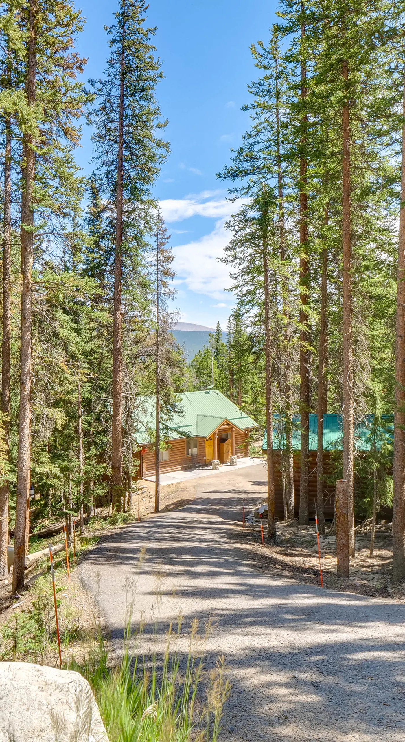 Hot Tub Hideaway w/ Views & Deck in Fairplay!