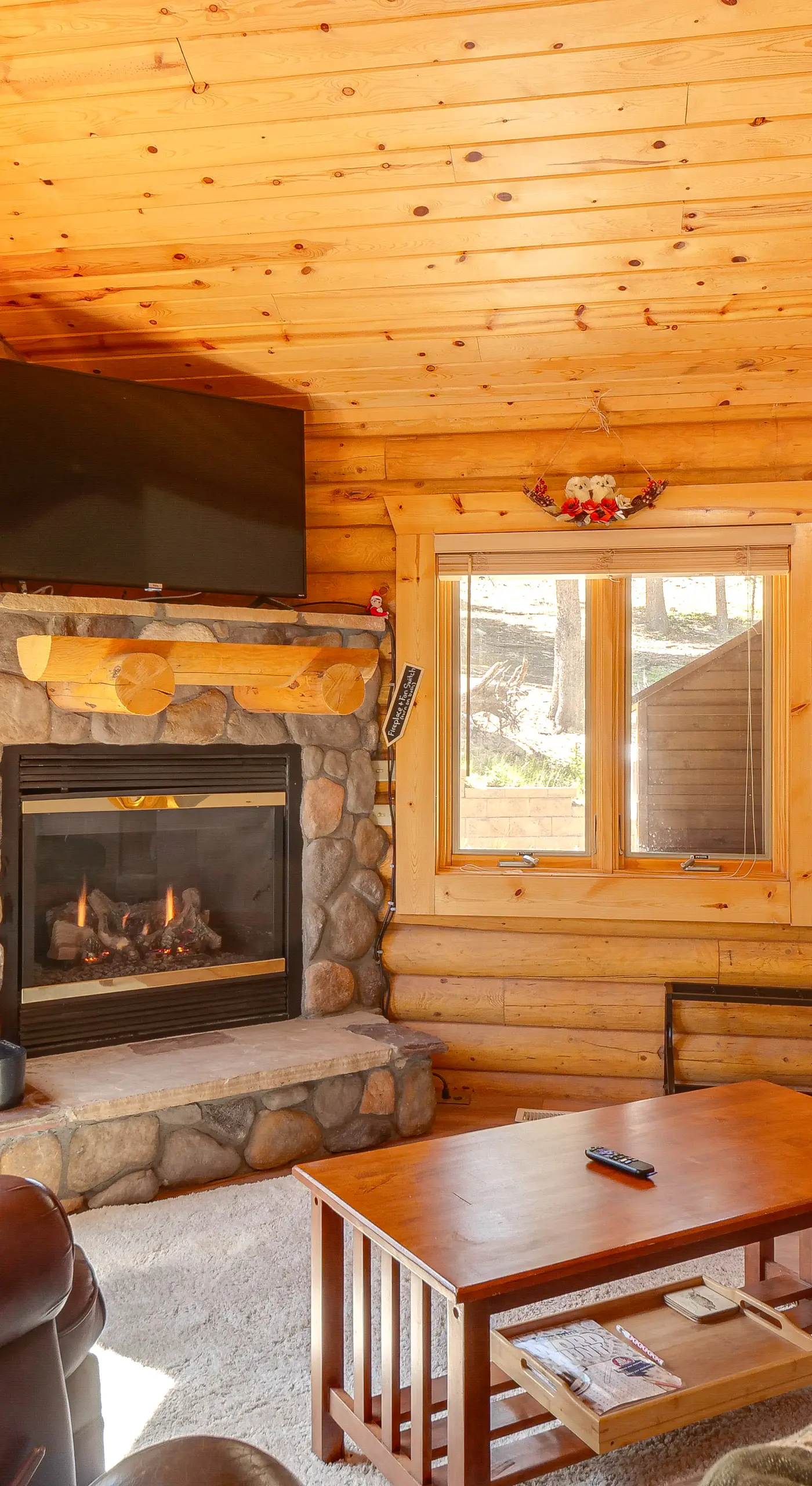 Hot Tub Hideaway w/ Views & Deck in Fairplay!
