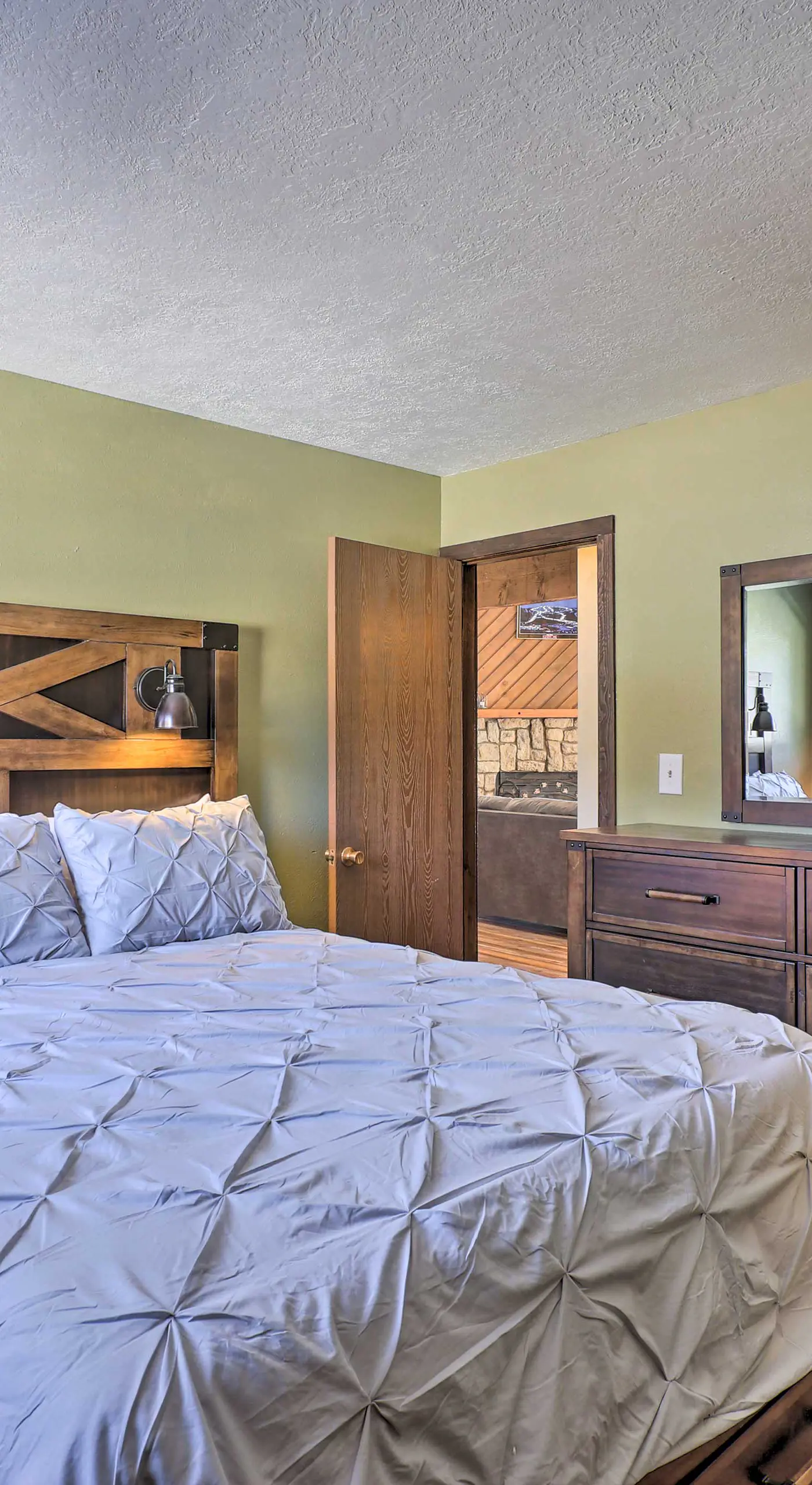 Mtn-View Silverthorne Gem w/ Shared Hot Tub