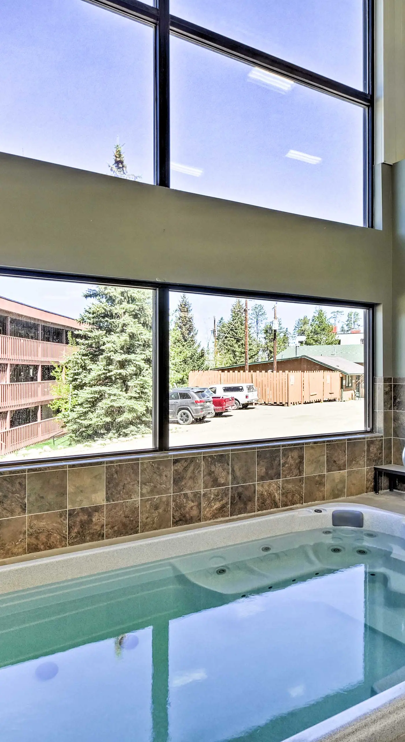 Pool & 3 Hot Tubs: Winter Park Condo on Bus Line