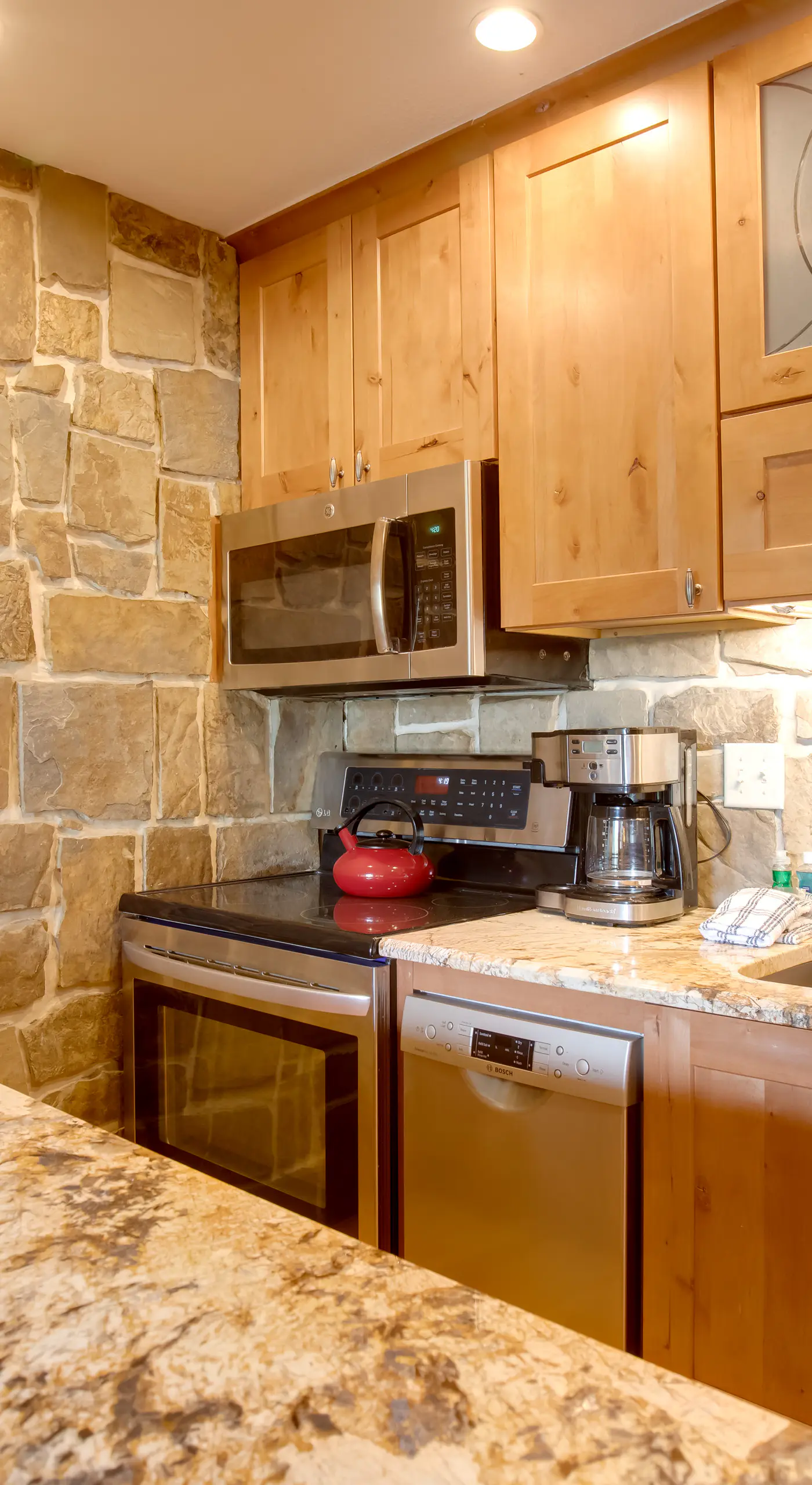 Pool & 3 Hot Tubs: Winter Park Condo on Bus Line