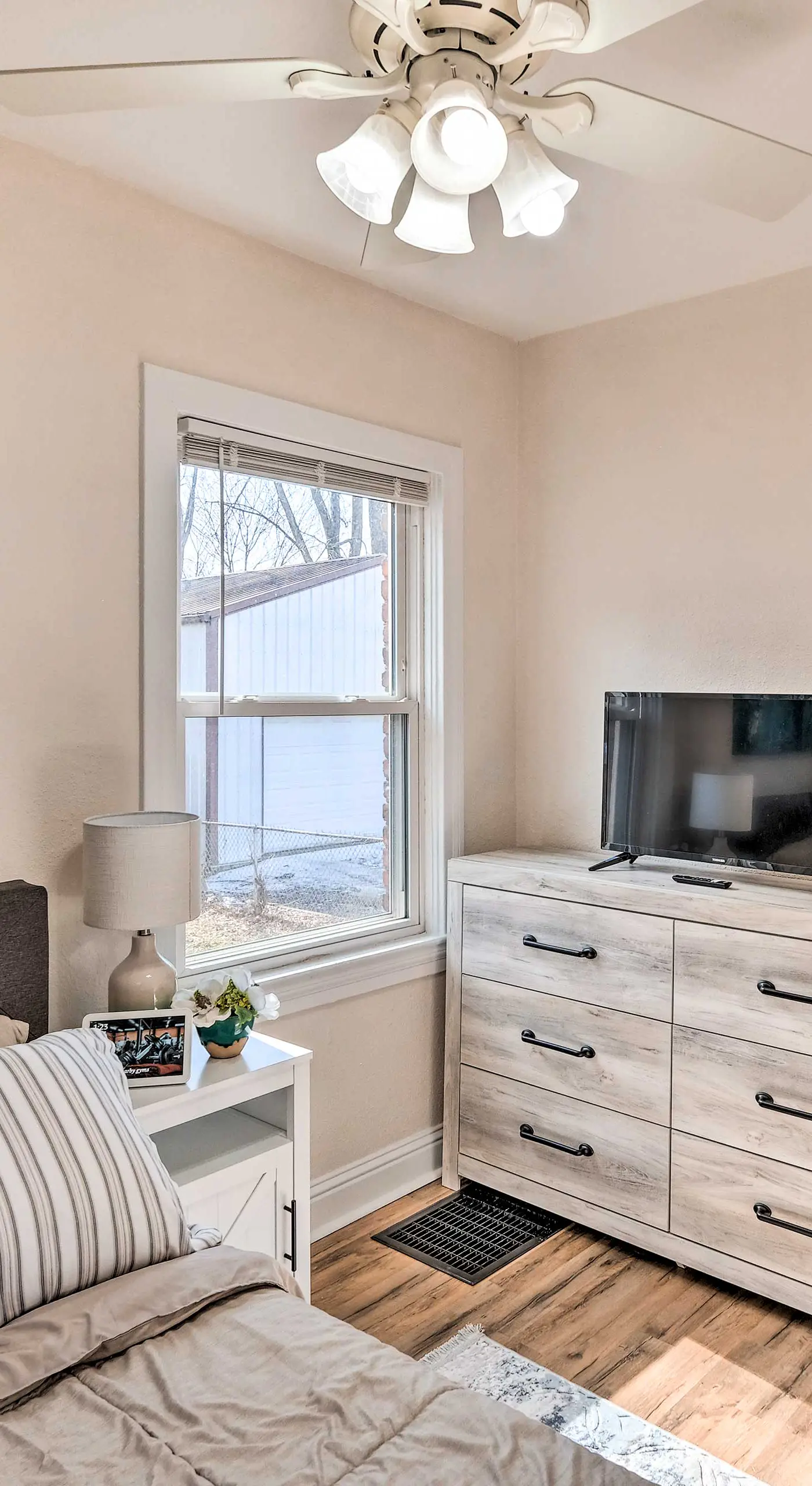 Near Churchill Downs: Pet Friendly, Fenced Yard!