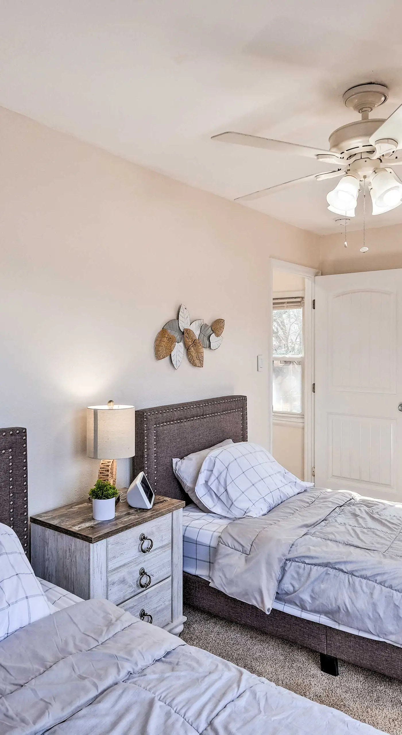 Near Churchill Downs: Pet Friendly, Fenced Yard!